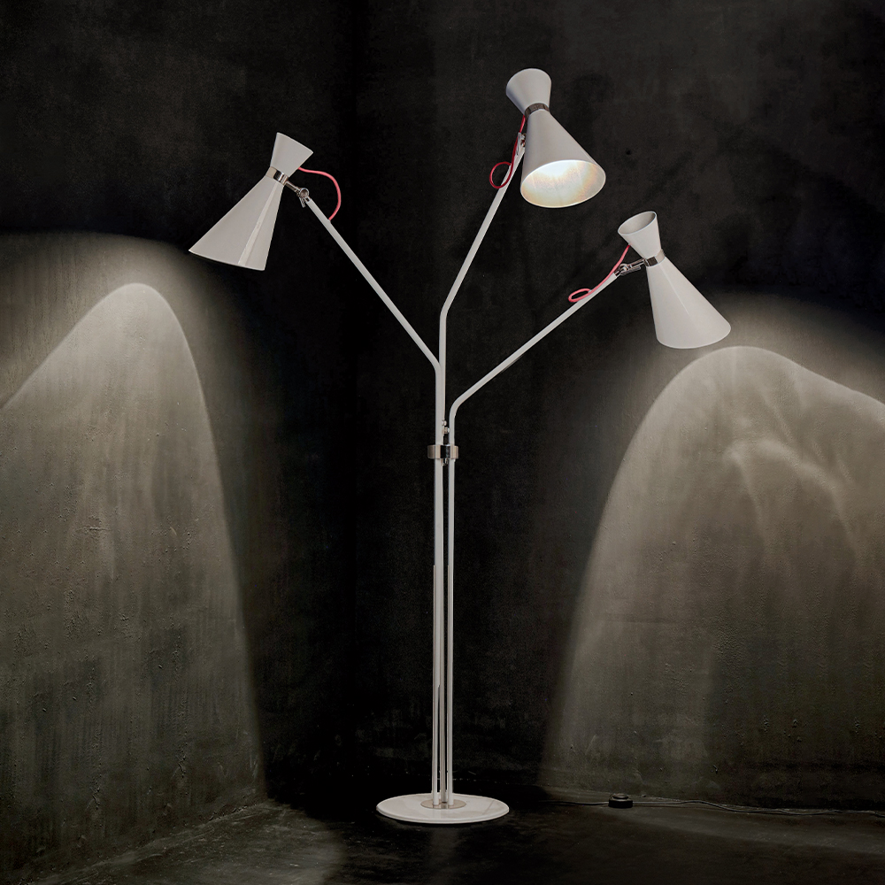 Candeeiro de pé performer