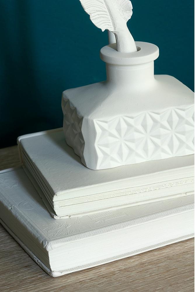 Candeeiro de Mesa Tom com Acabamento Giz