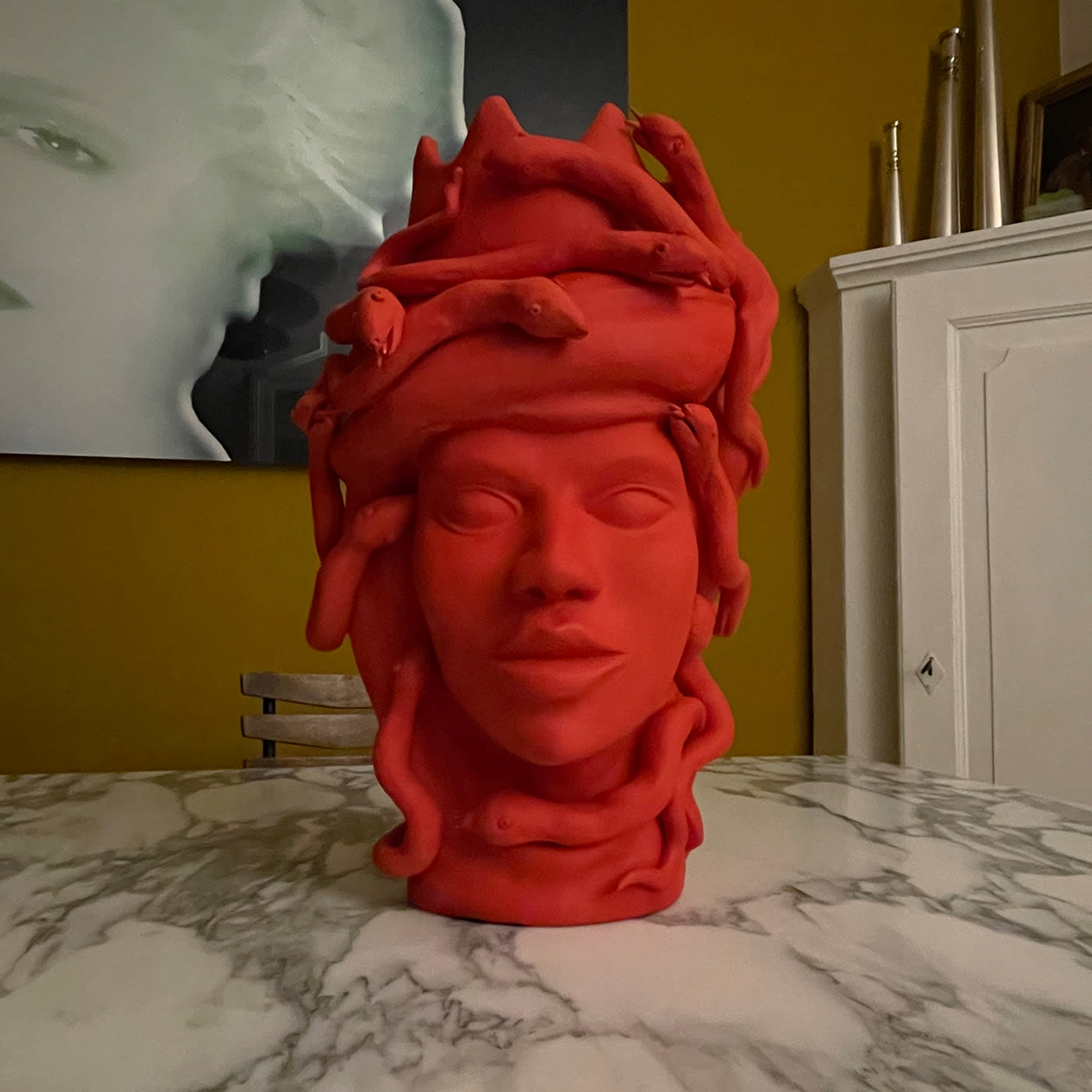 Escultura Moor's Head vermelha