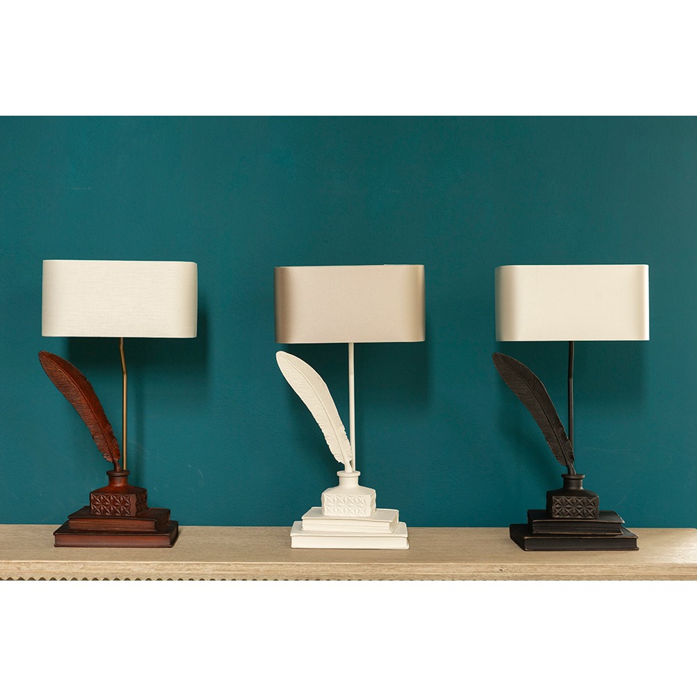 Candeeiro de Mesa Tom com Acabamento em Couro