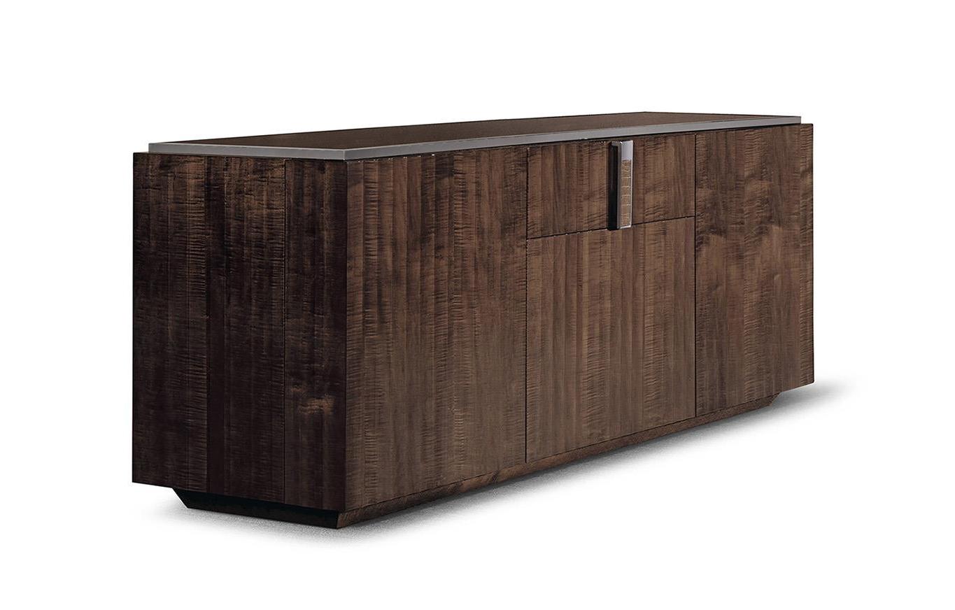 Buffet Elegance duas portas com couro premium e detalhes cromo