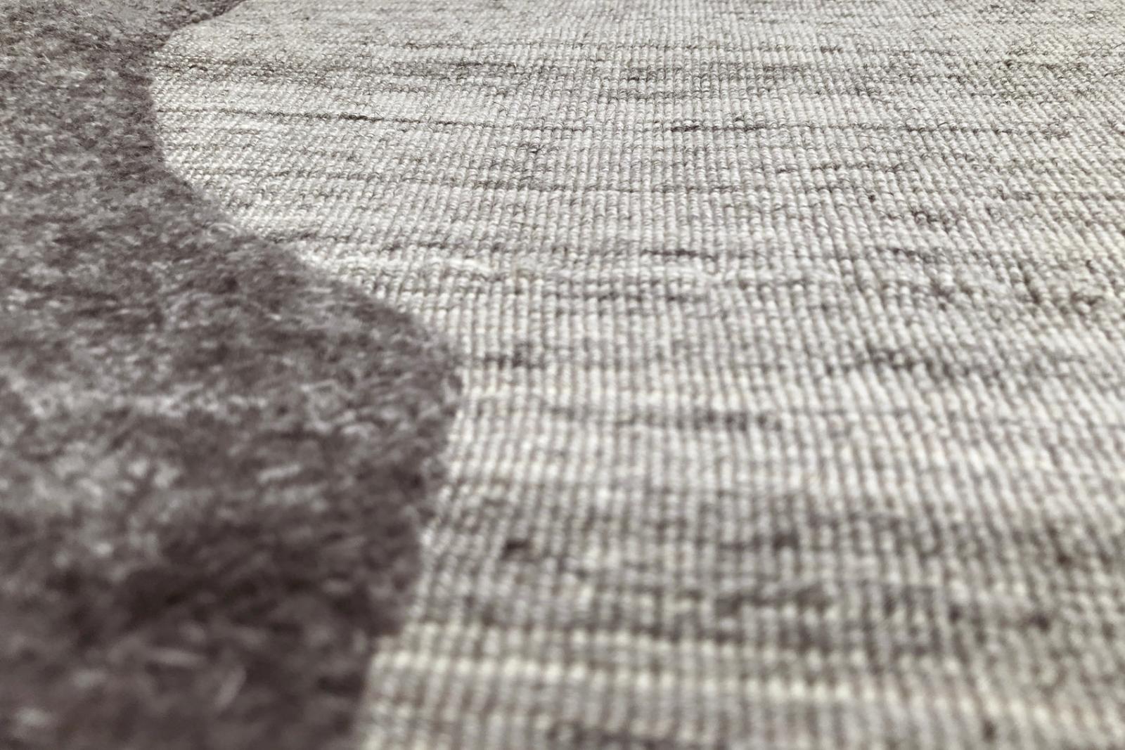 Tapete Flow 3 Feather Gray Tecido Plano