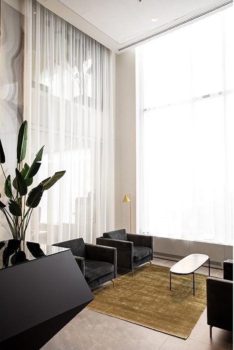 Tapete de Viscose Liso Dourado