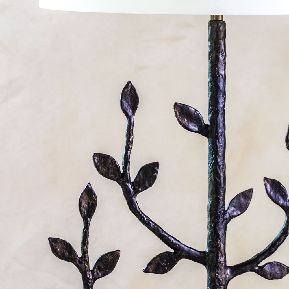 Candeeiro de Mesa Millana com Acabamento Bronze Antigo