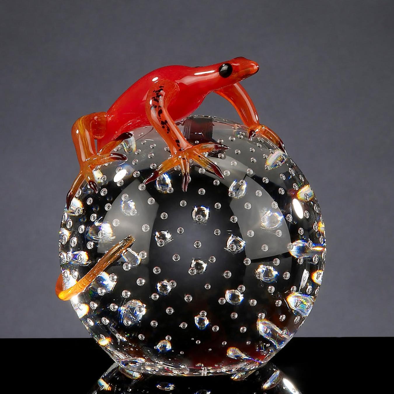 Figura Decorativa Gecko na Esfera