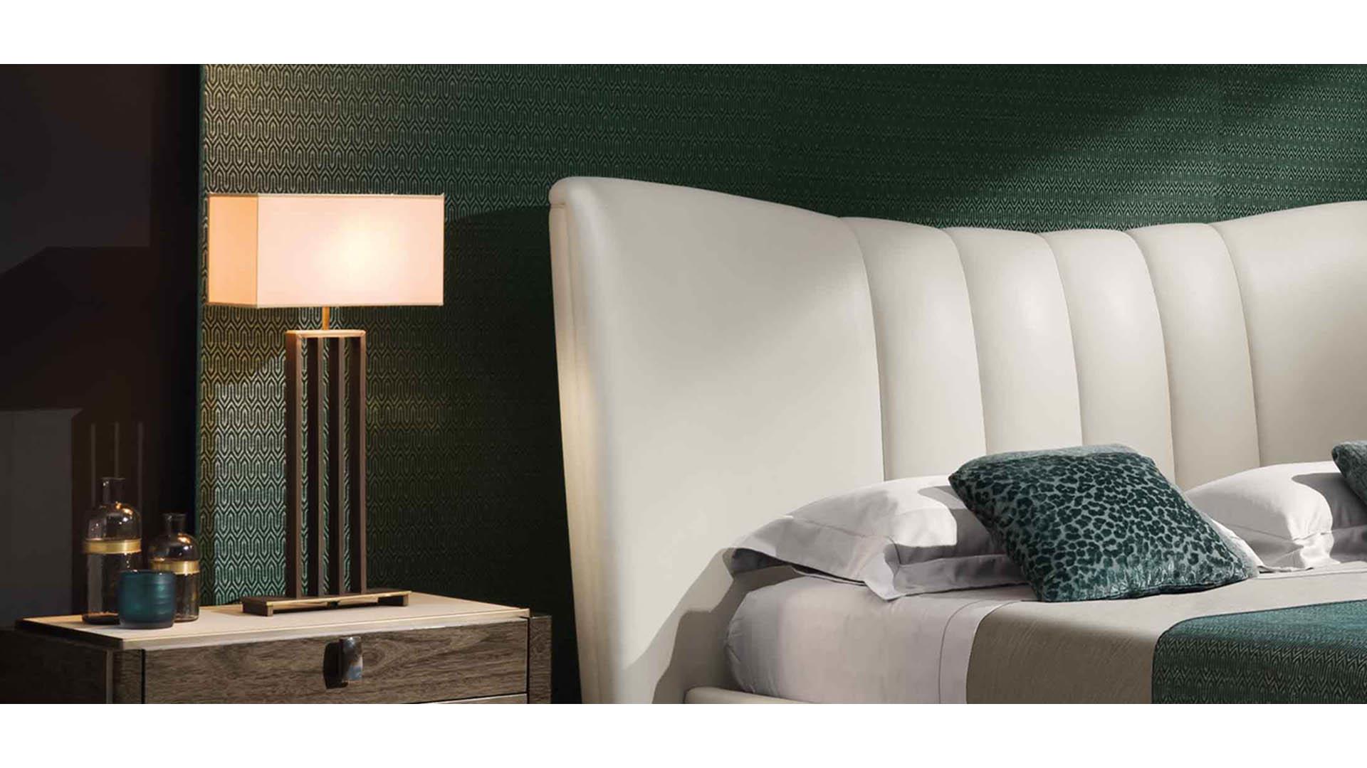 Cama Fashion Affair em Pele