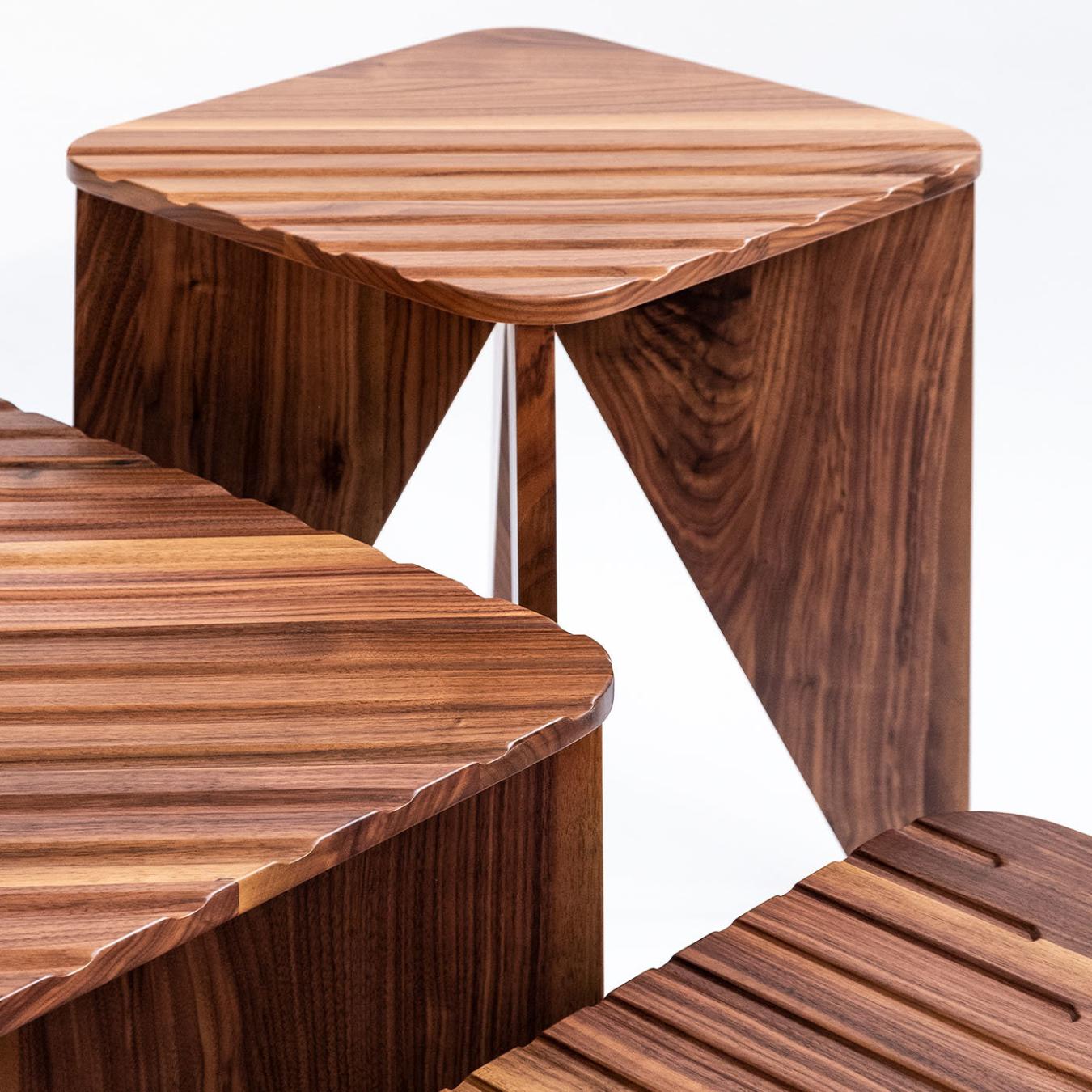 Mesa Baixa Pequena em Madeira