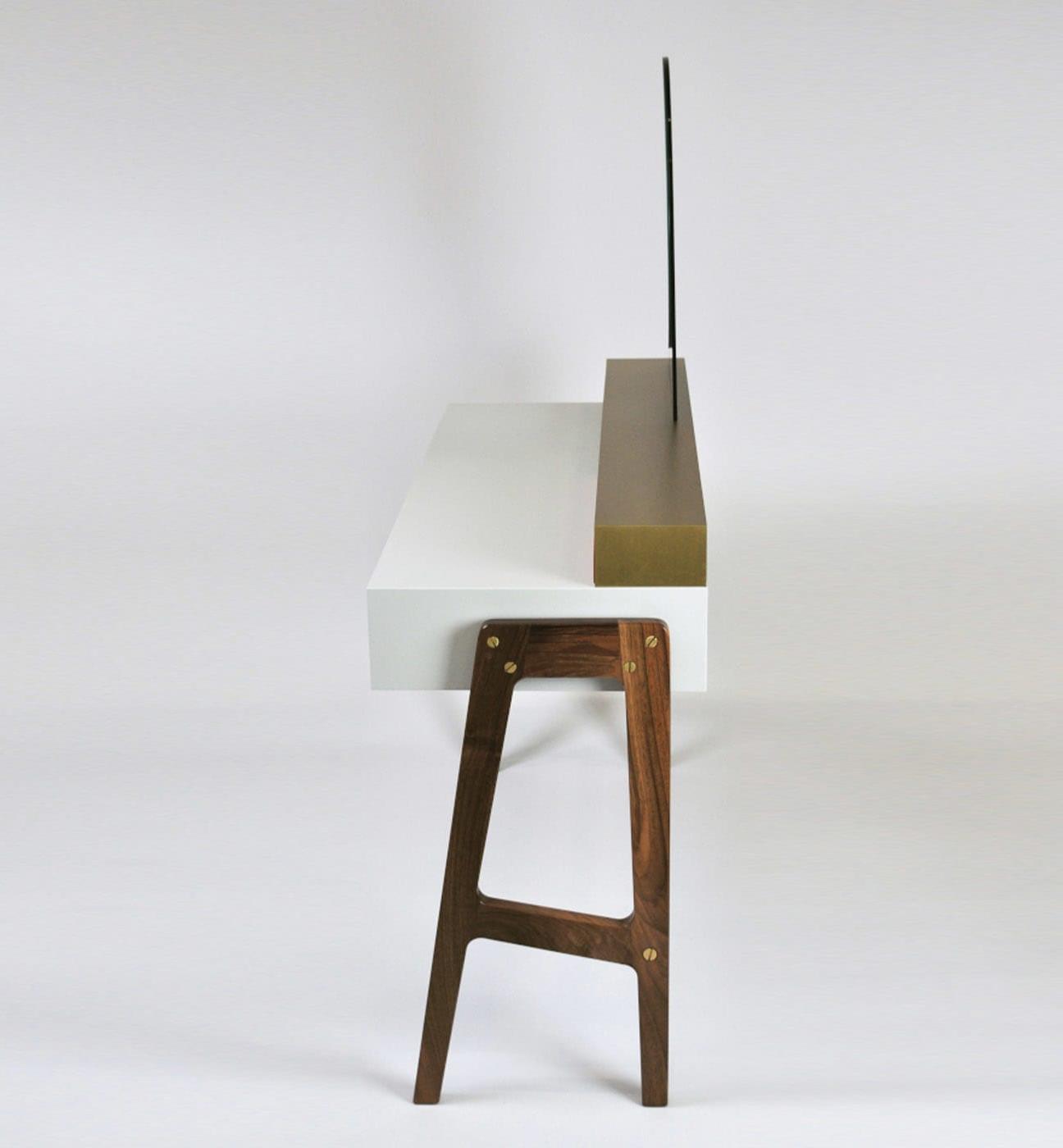 Toucador Refinado com Espelho