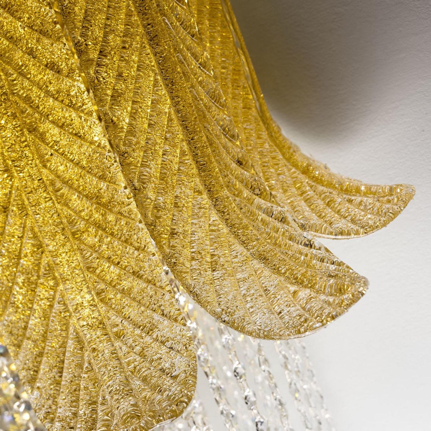 Aplique de Parede com Folha de Murano e Detalhes Dourados