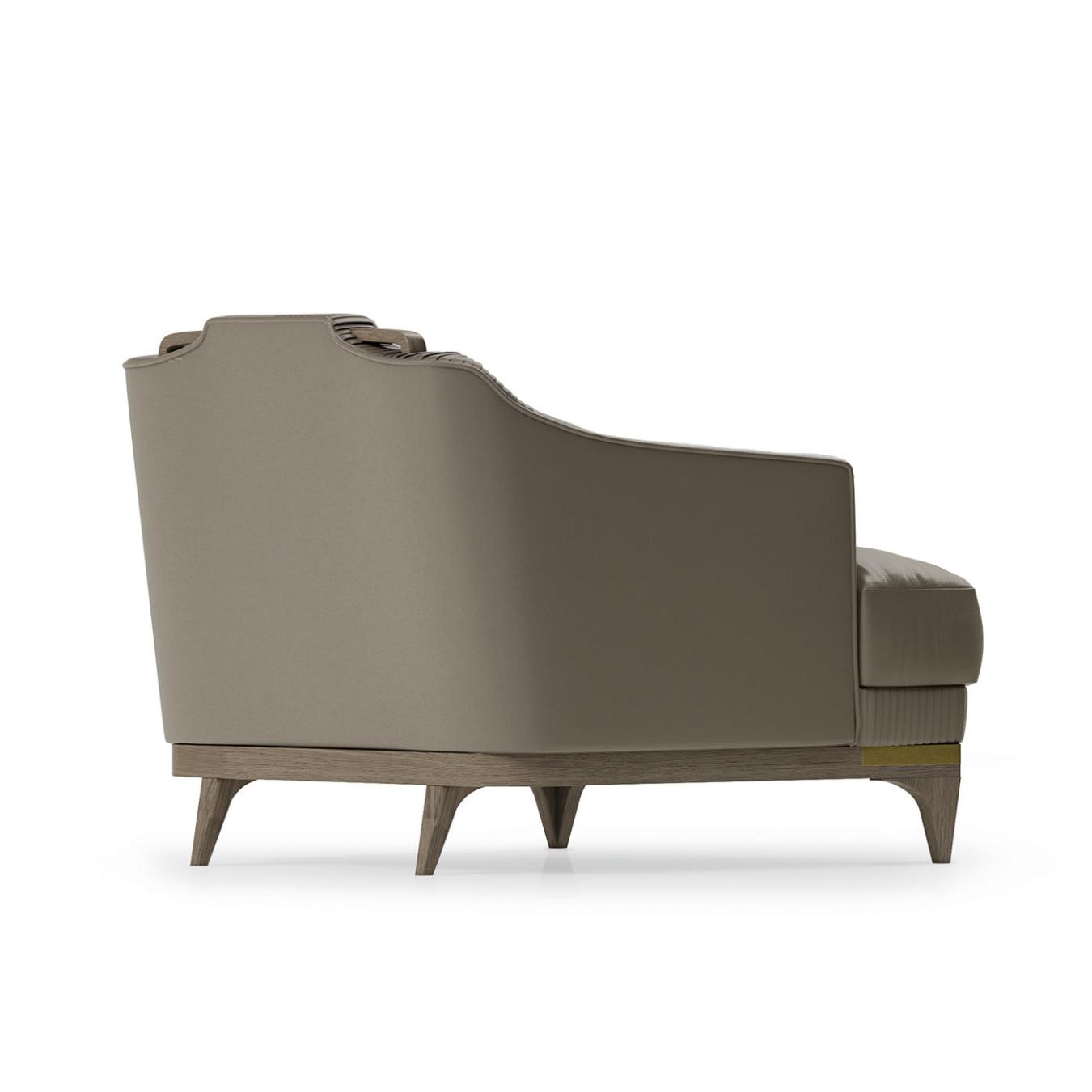 Poltrona Italiana em Pele