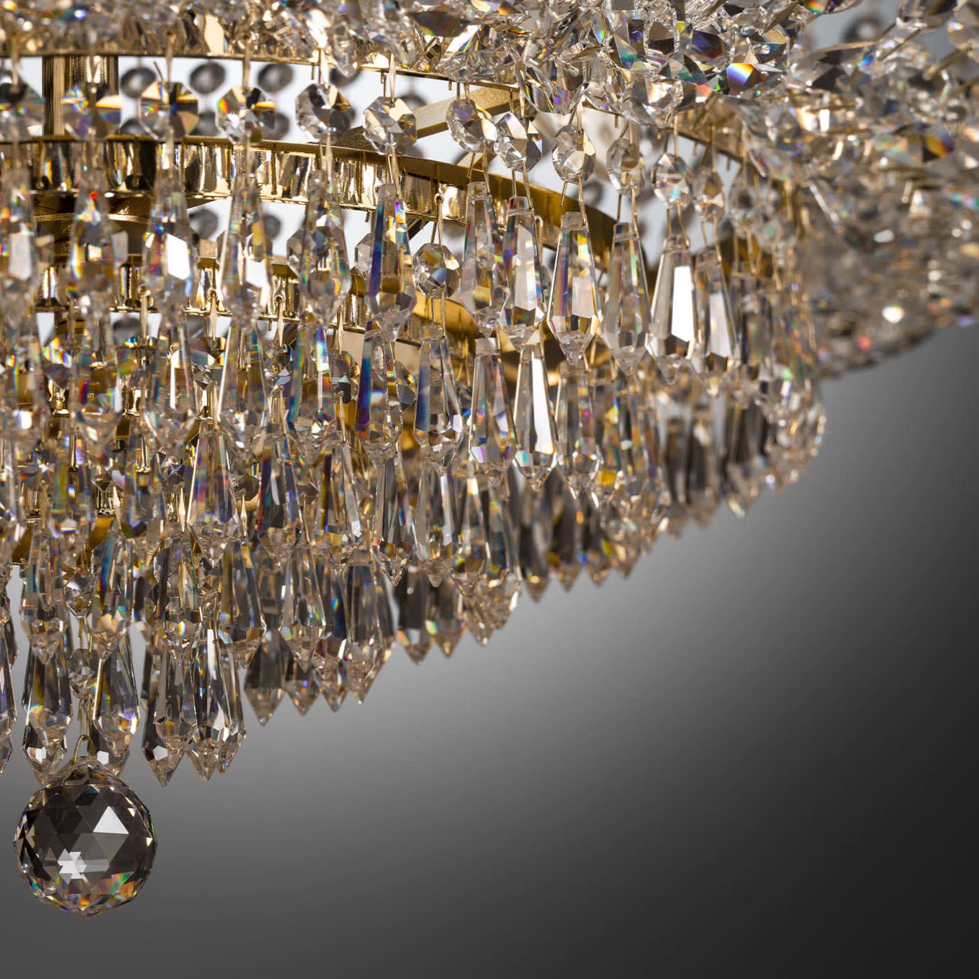 Lustre de Luxo em Cristal com Acabamento Ouro Suave