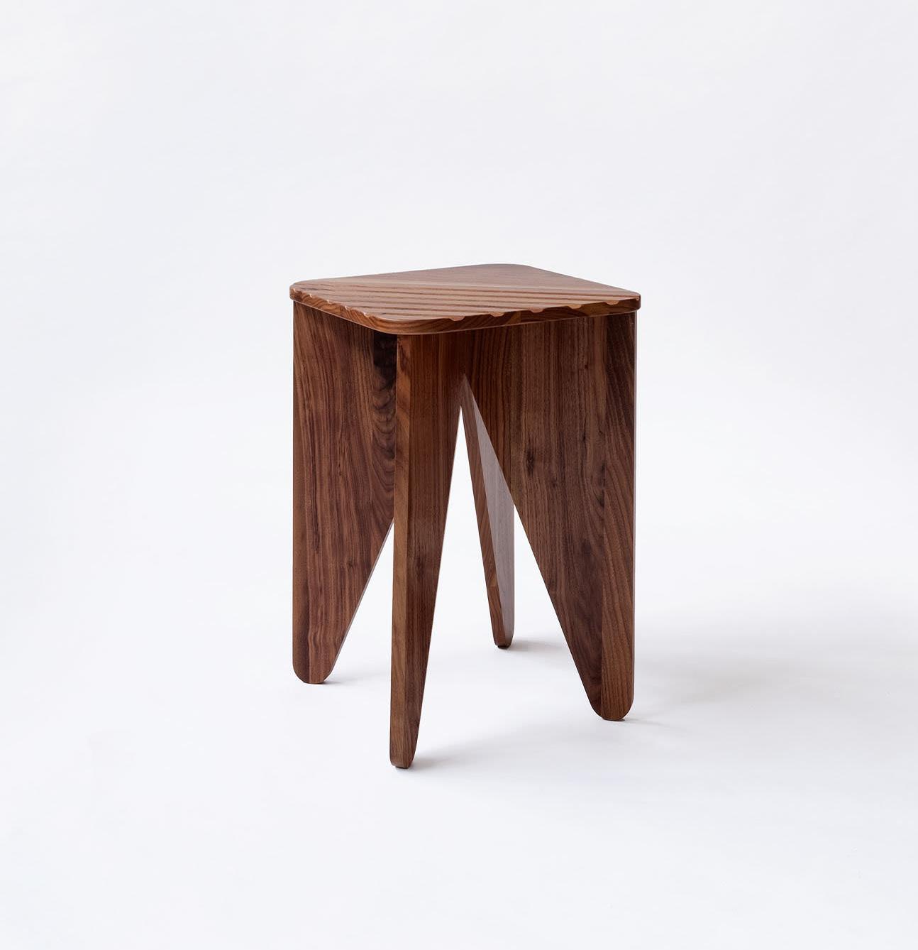 Mesa Baixa Pequena em Madeira