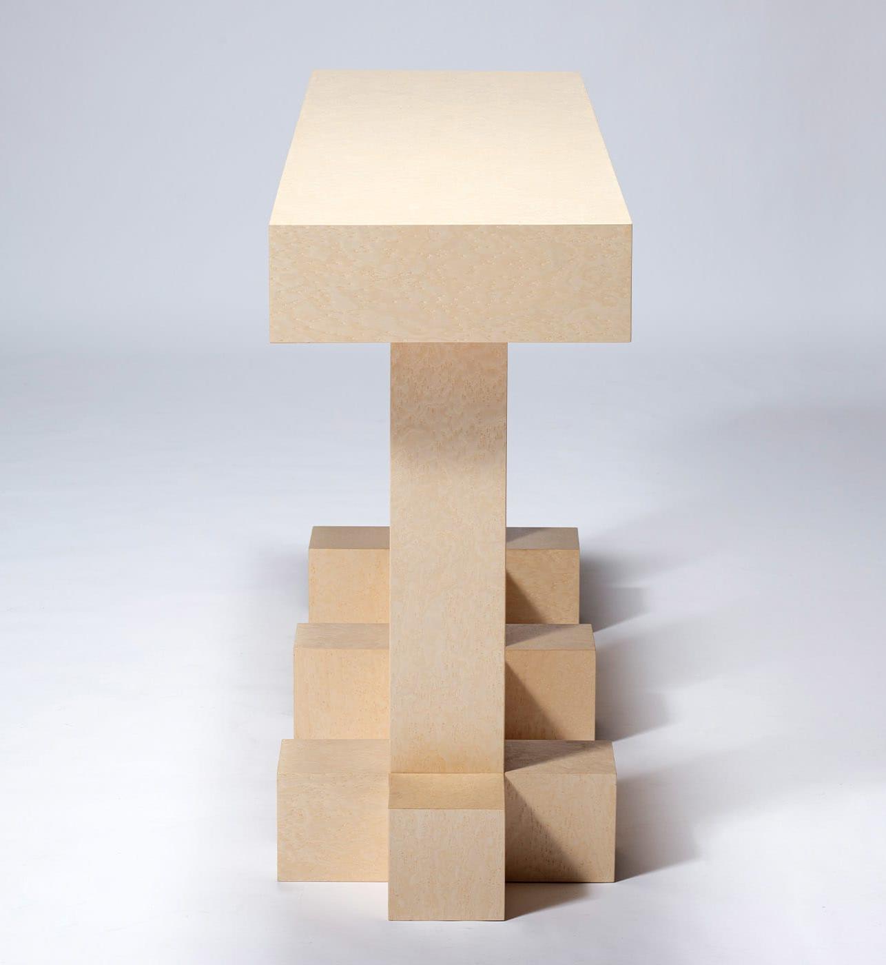 Consola Contemporânea