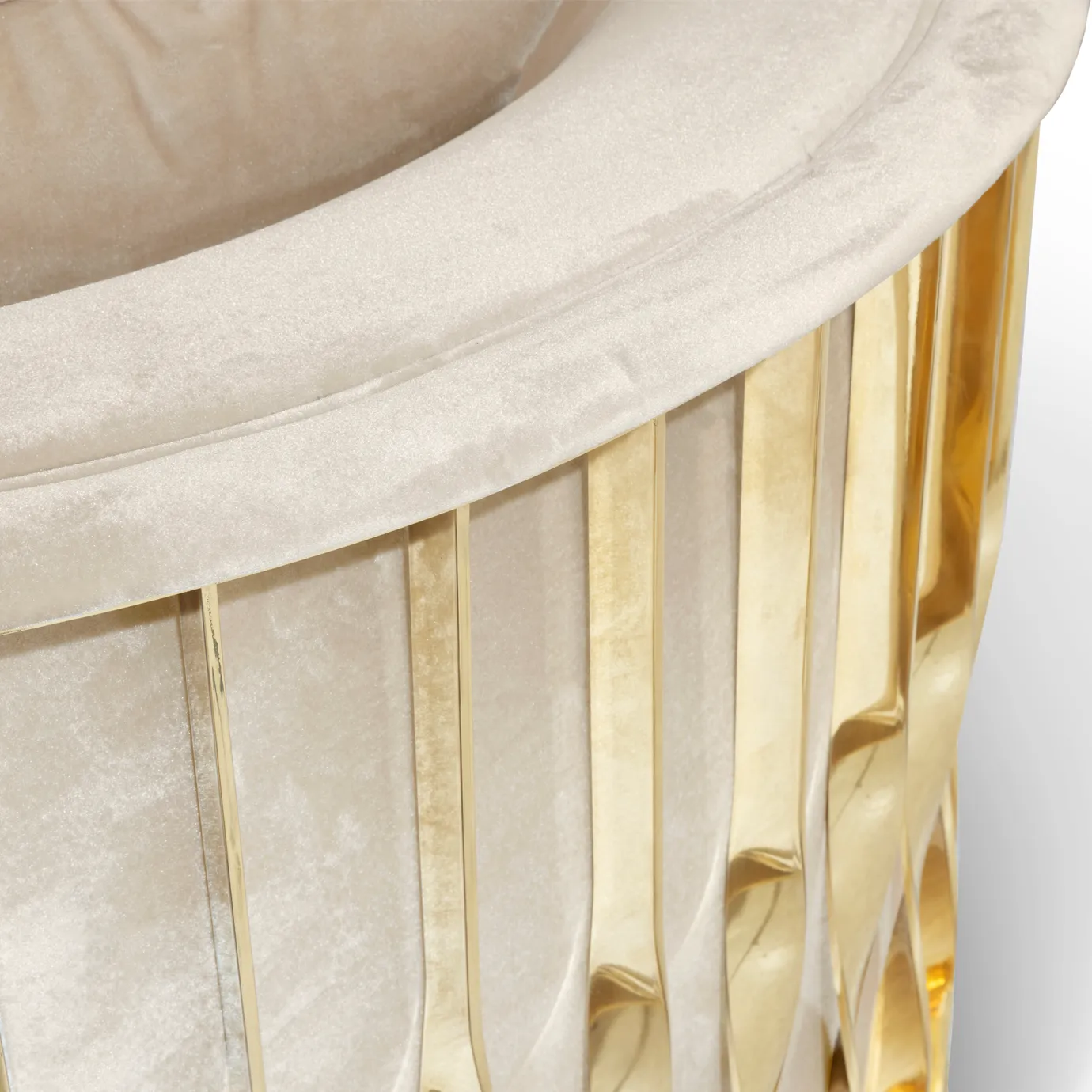 Poltrona Solene Latão Polido