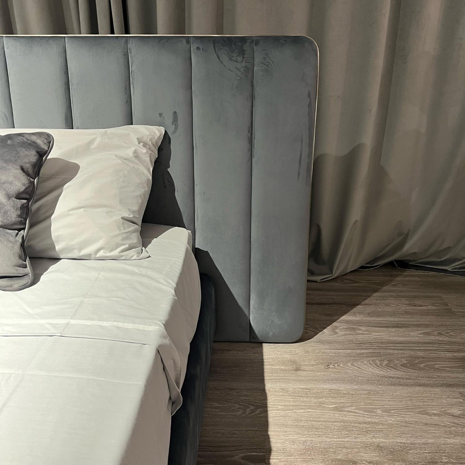 Cama Escura Douglas com Cabeceira