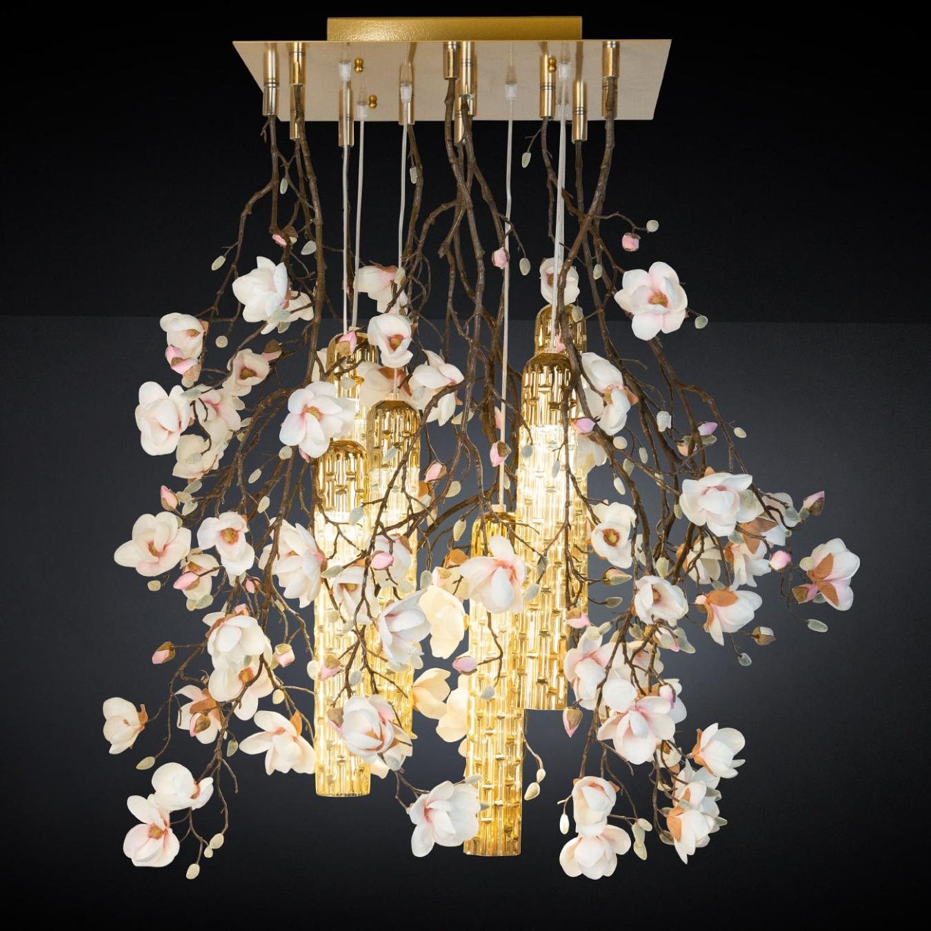 Lustre Magnolia Branco e Dourado