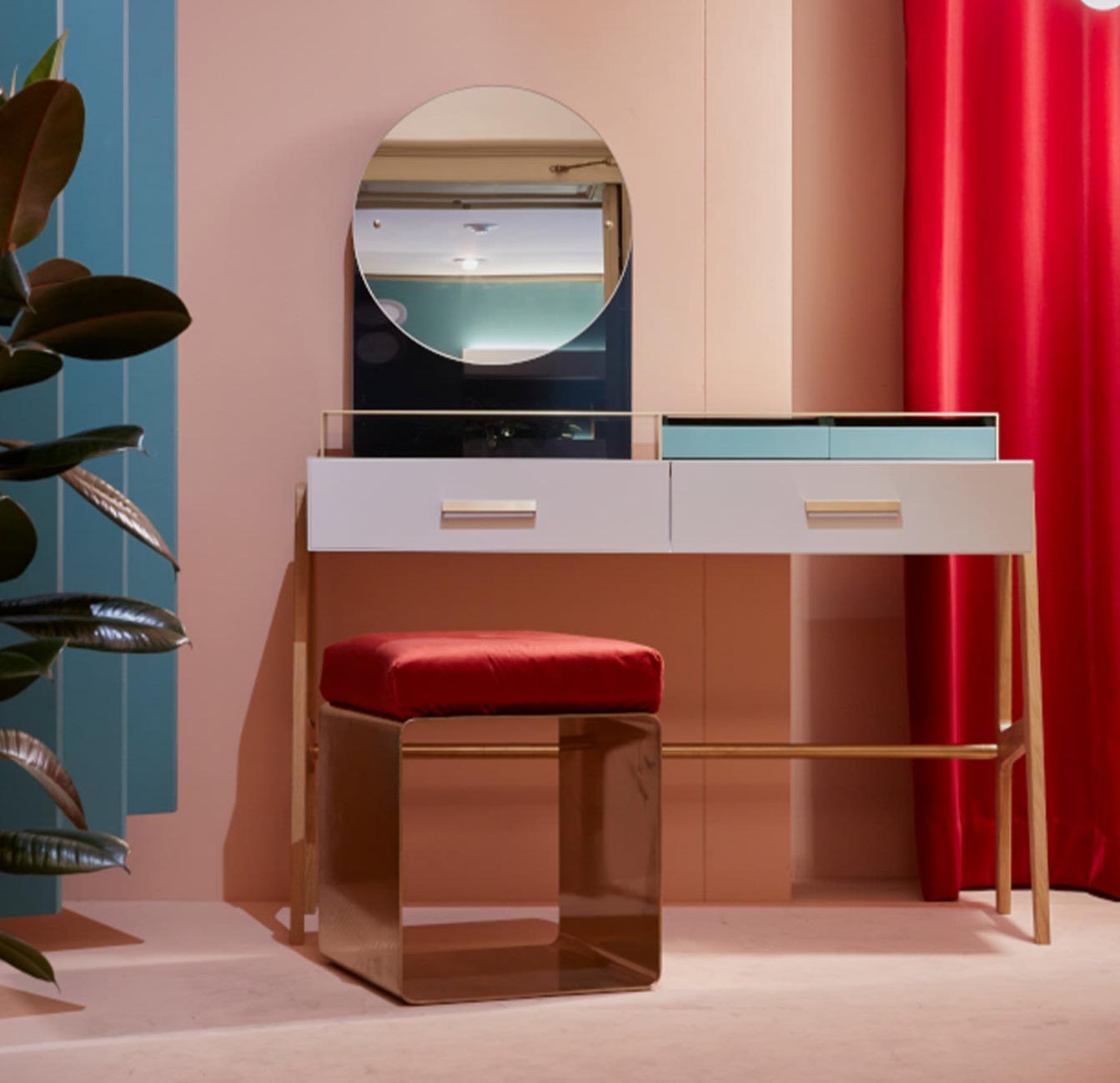 Toucador Refinado com Espelho