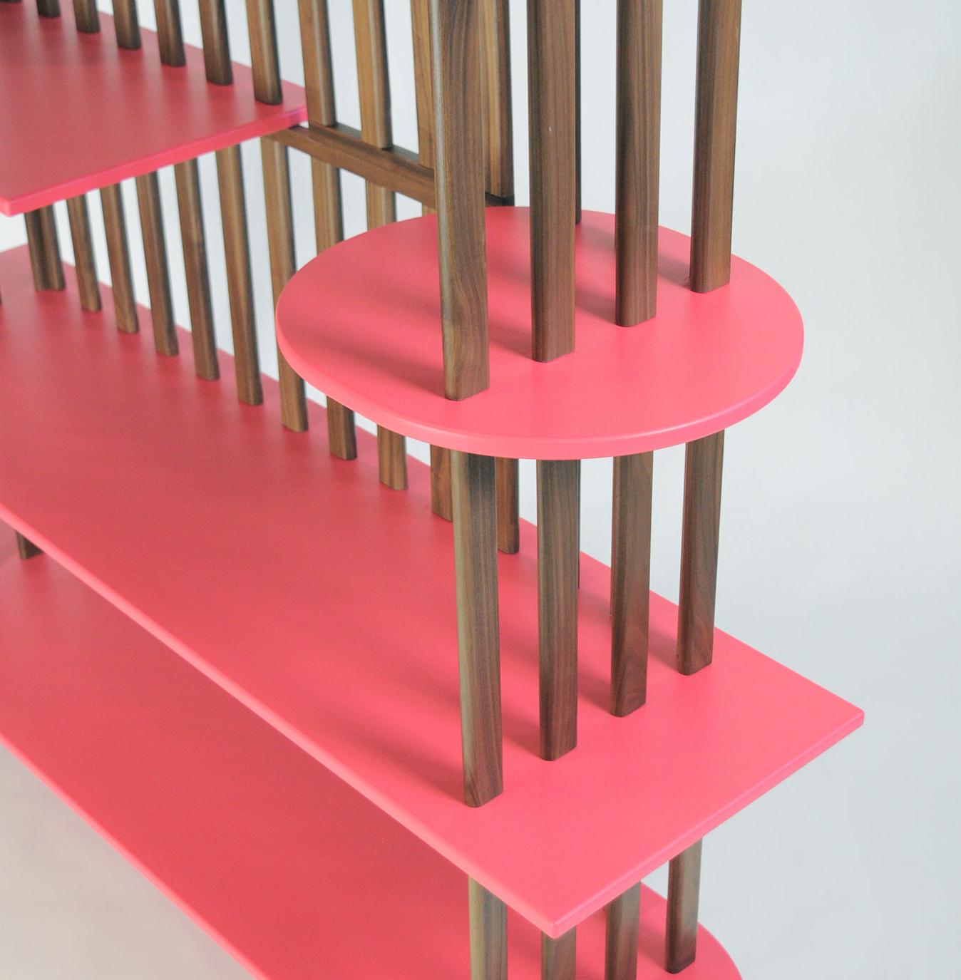 Estante Rosa de Quatro Níveis