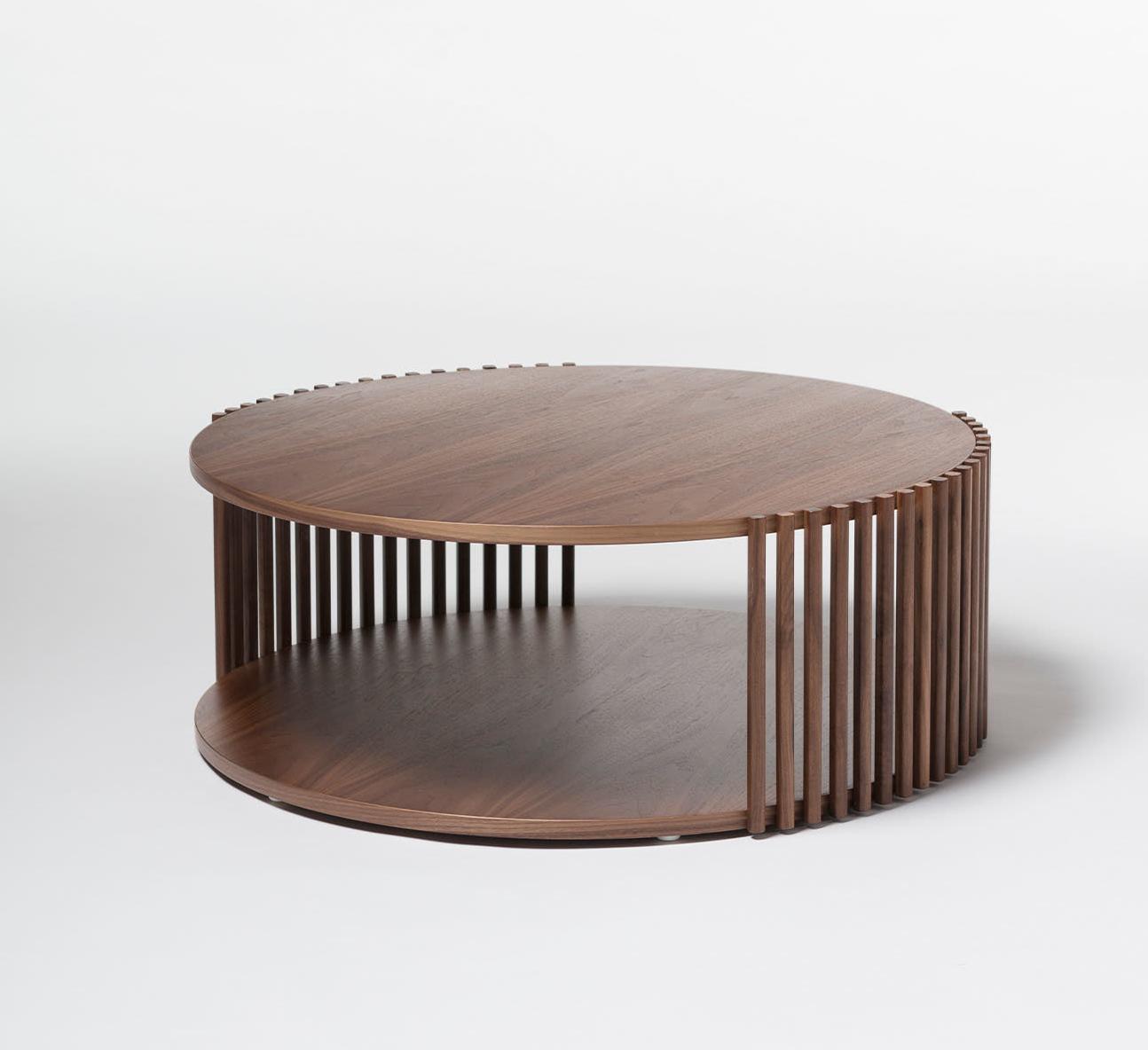 Mesa de Centro Pequena em Madeira