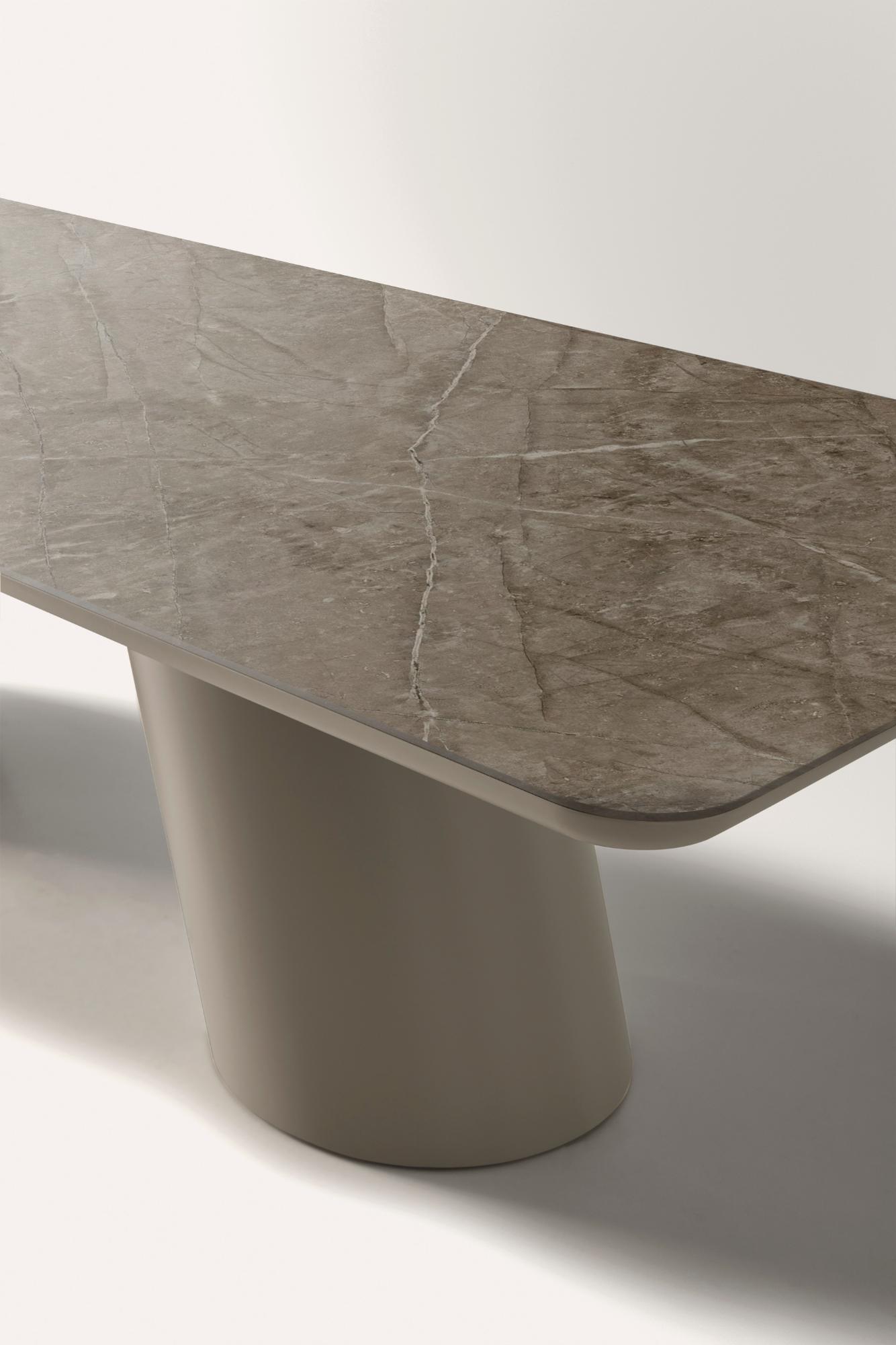 Mesa de Jantar Altea com Tampo em Cerâmica Castanha