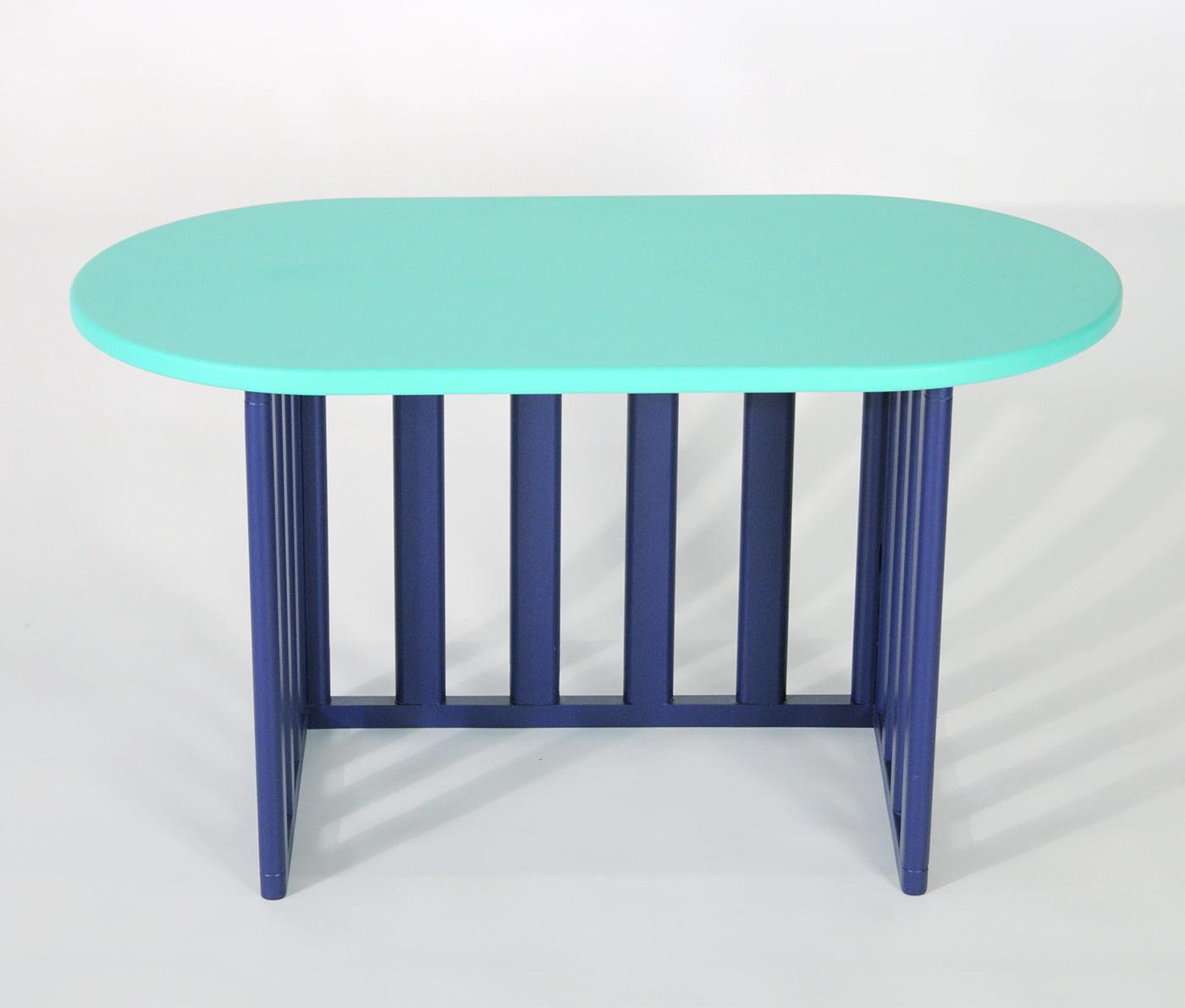 Mesa de Apoio Oval Azul em Madeira