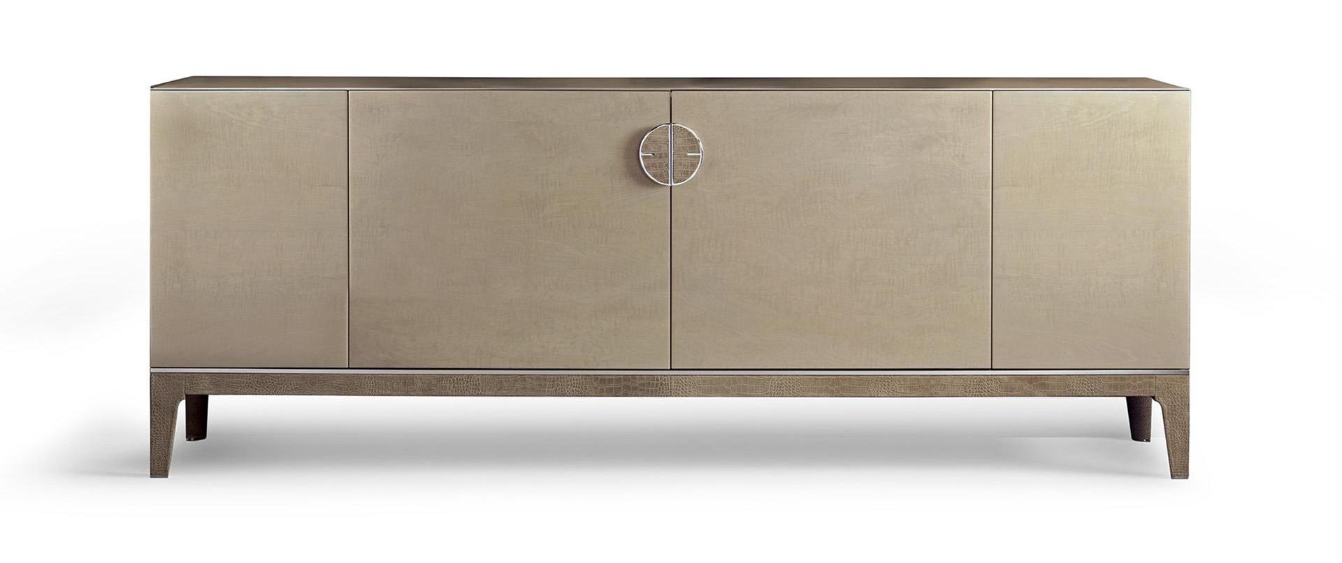 Aparador com 4 portas