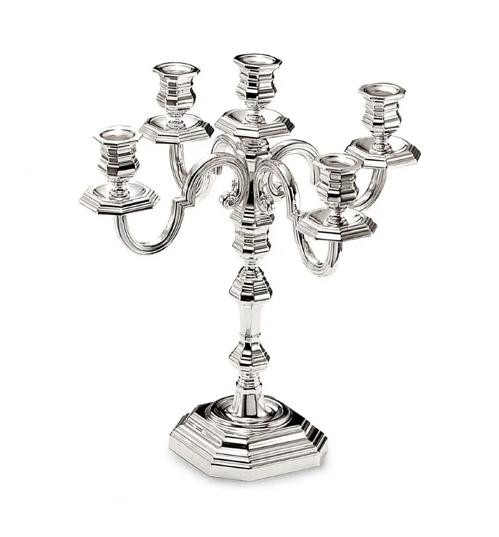 Candelabro octogonal prateado de cinco luzes