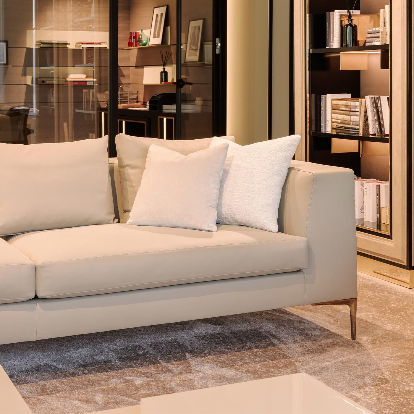 Sofá Italiano Artesanal Meredith | Dimensões: L 190 cm | Estofo: Tecido