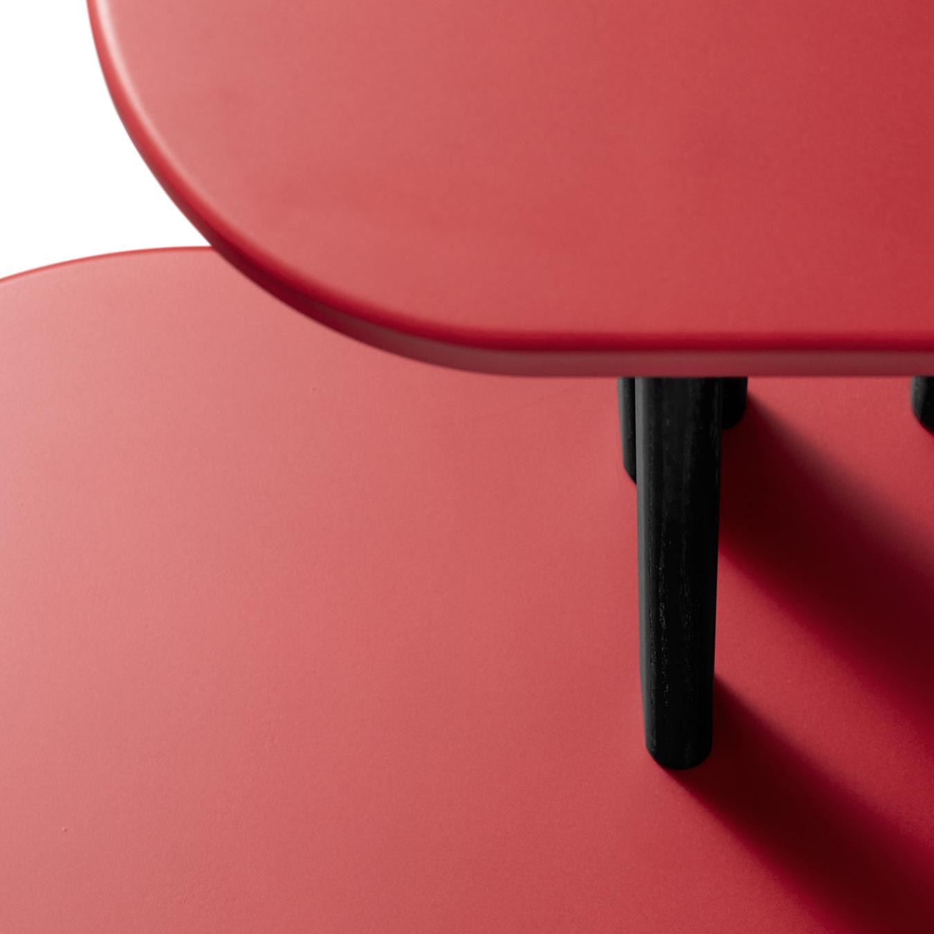 Consola Preta e Vermelha de Dois Níveis