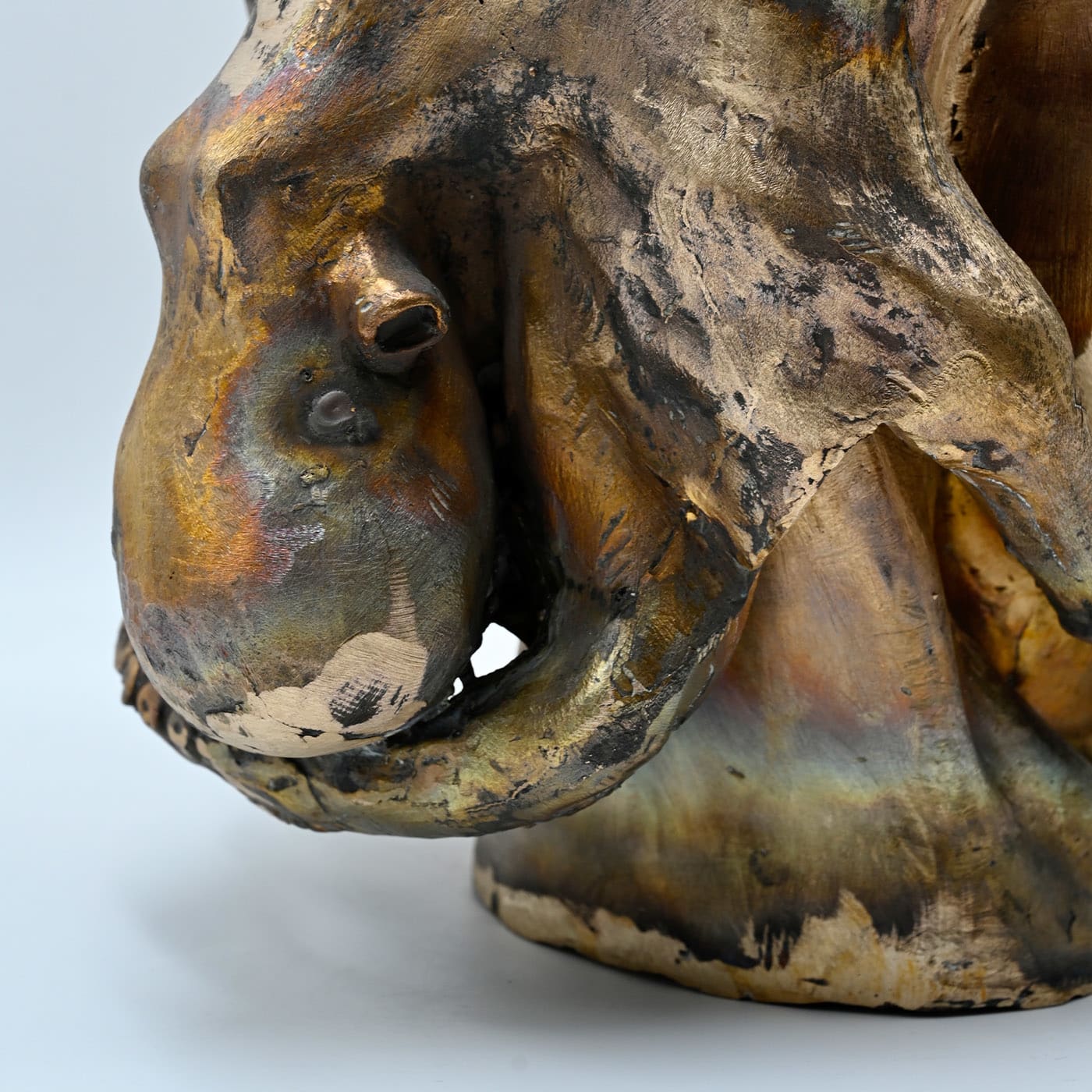 Escultura artesanal de bronze