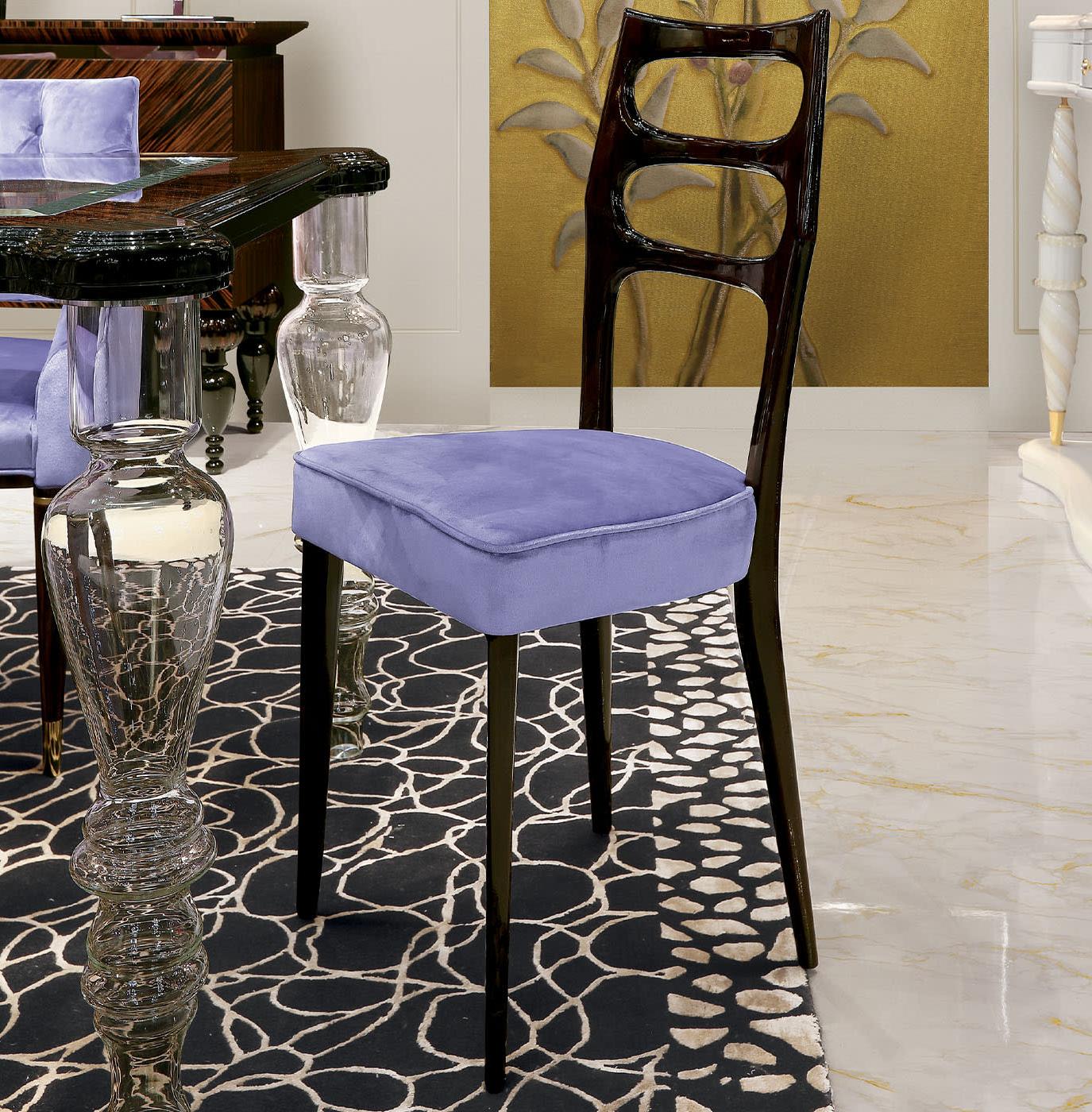 Cadeira em Castanho Lacado Brilhante