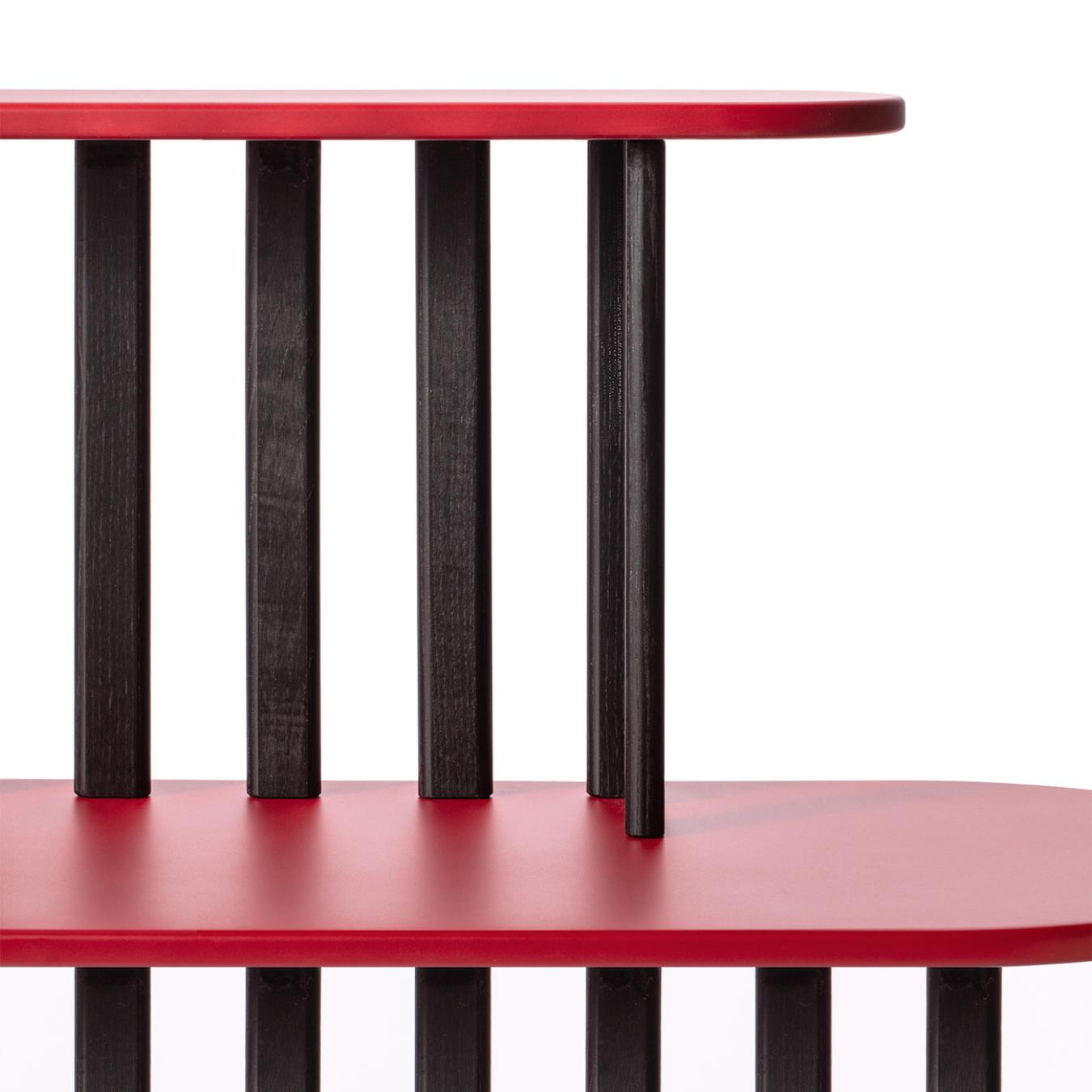 Consola Preta e Vermelha de Dois Níveis