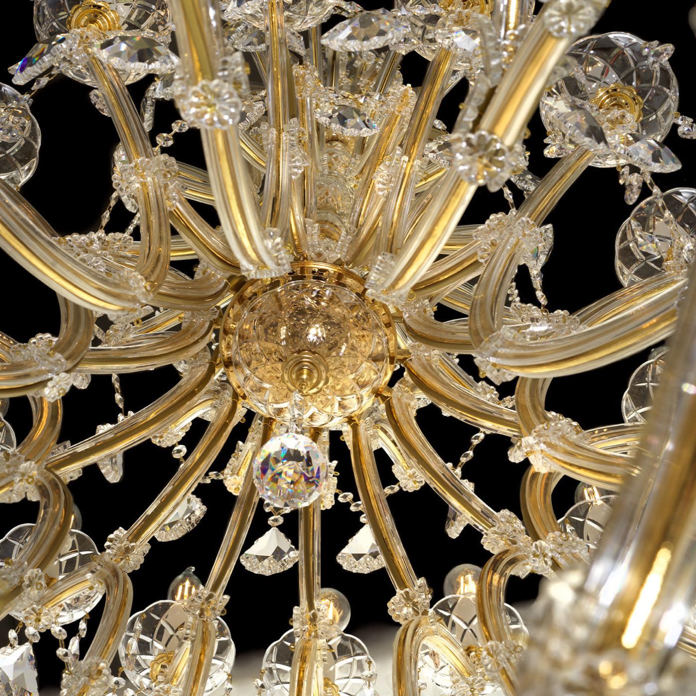 Lustre Mariateresa em Ouro com Pendentes de Cristal