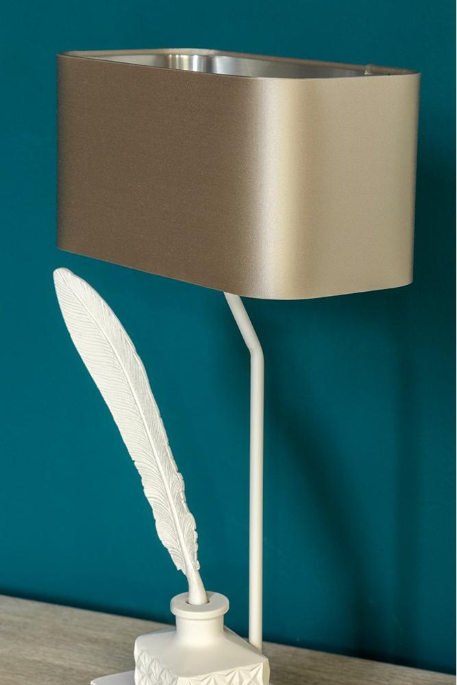 Candeeiro de Mesa Tom com Acabamento Giz