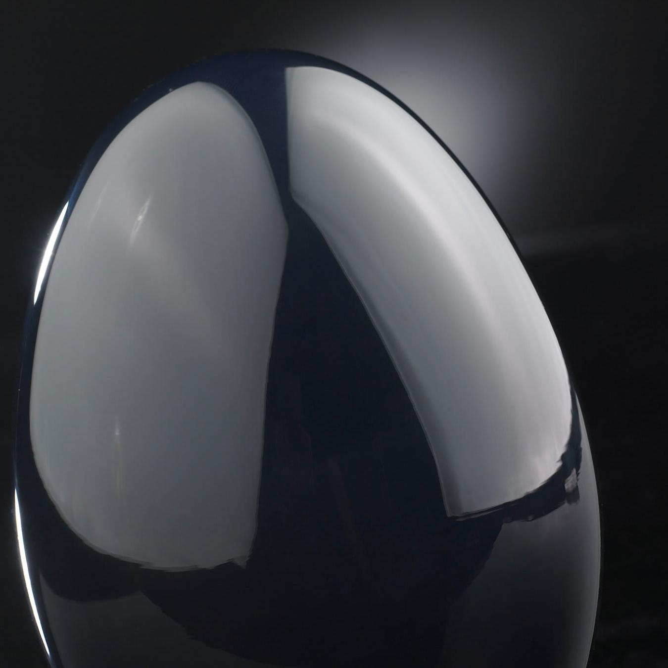 Ovo Pequeno em Vidro Preto