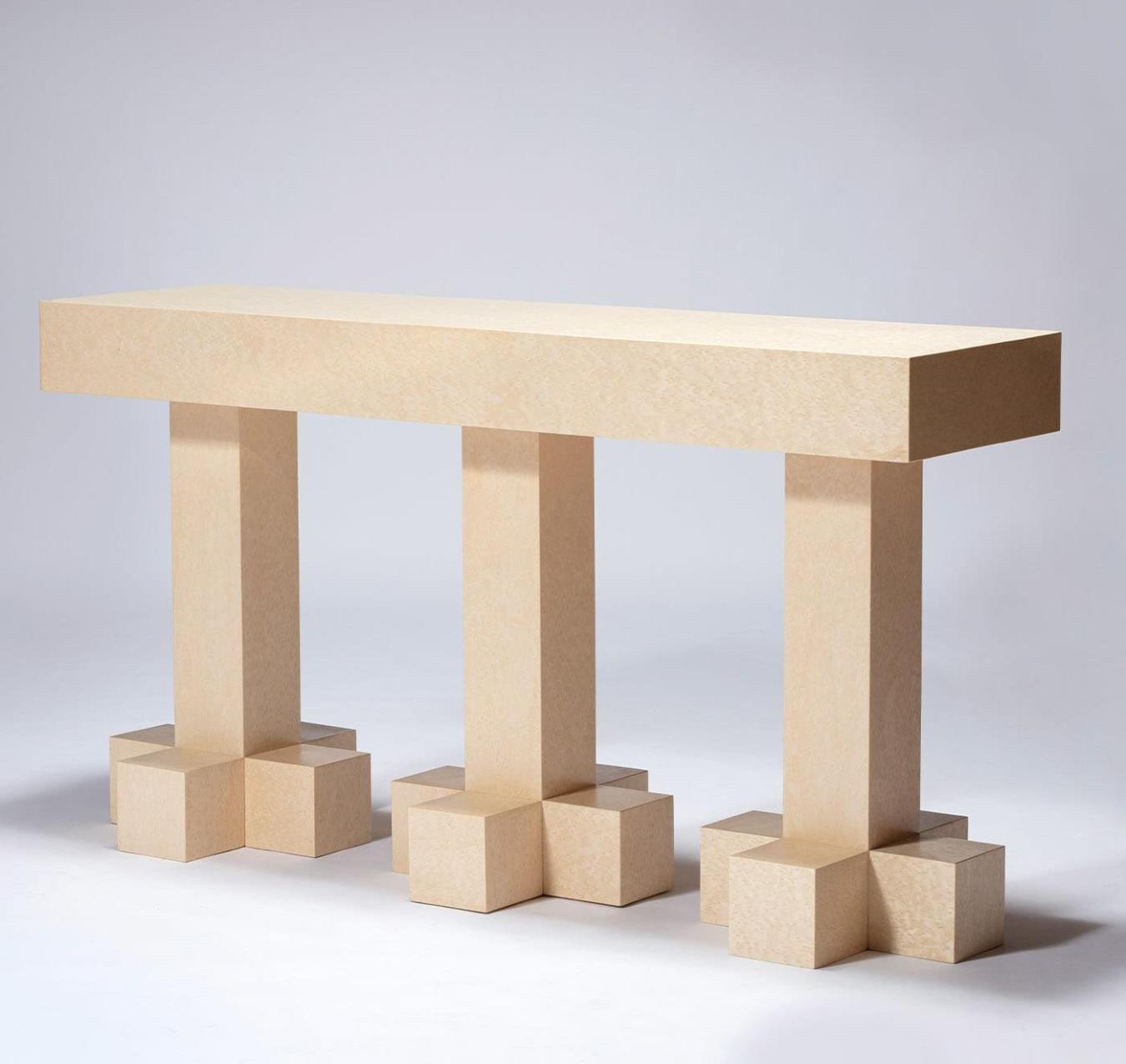 Consola Contemporânea