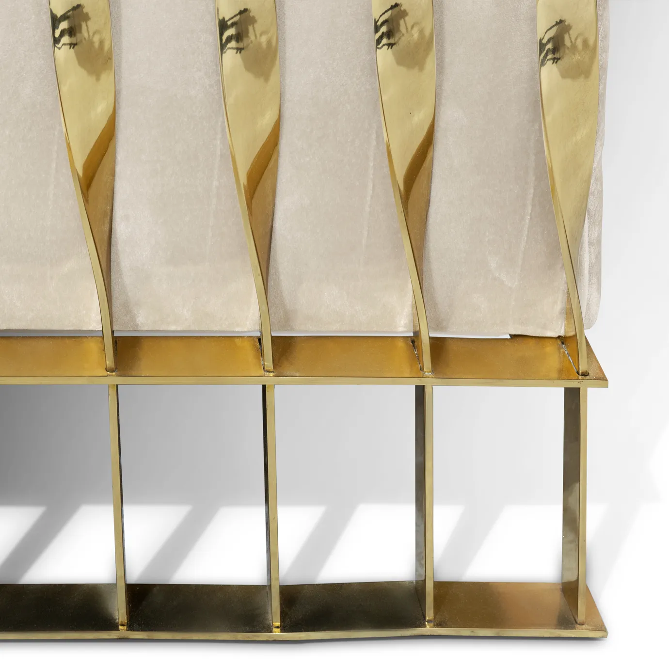 Poltrona Solene Latão Polido