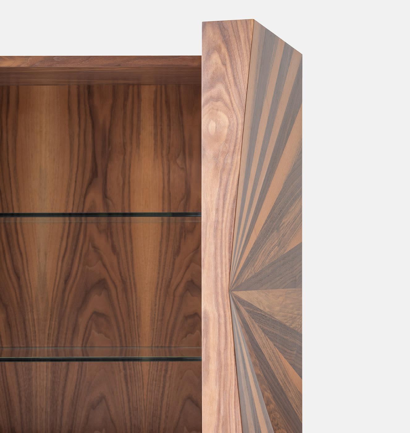 Armário madeira folheada