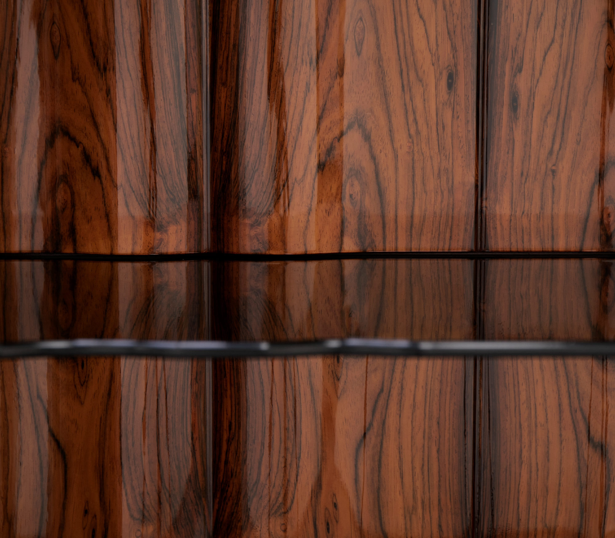 Aparador Harmony dourado premium