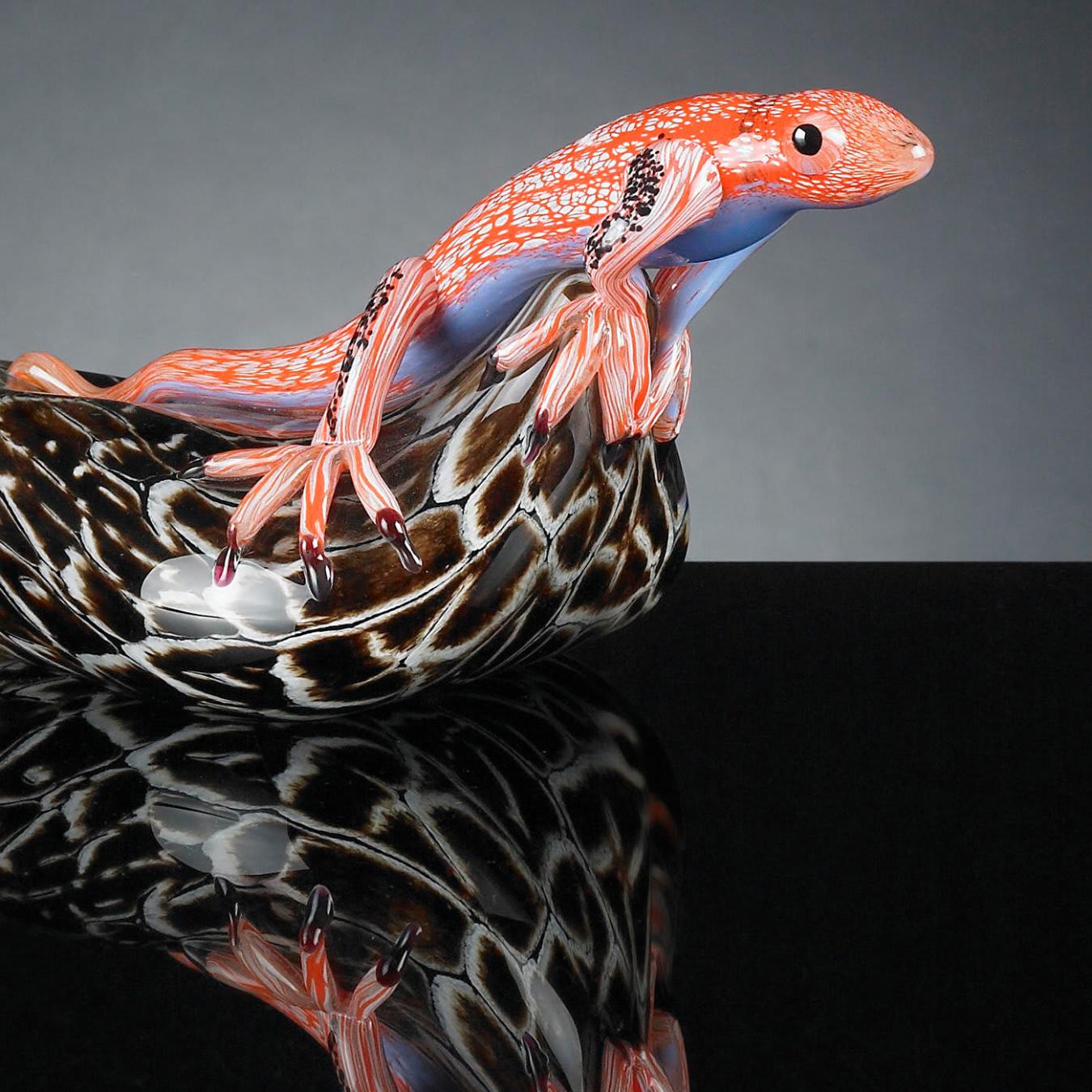 Figura Decorativa Lagarto em Pedra Escura