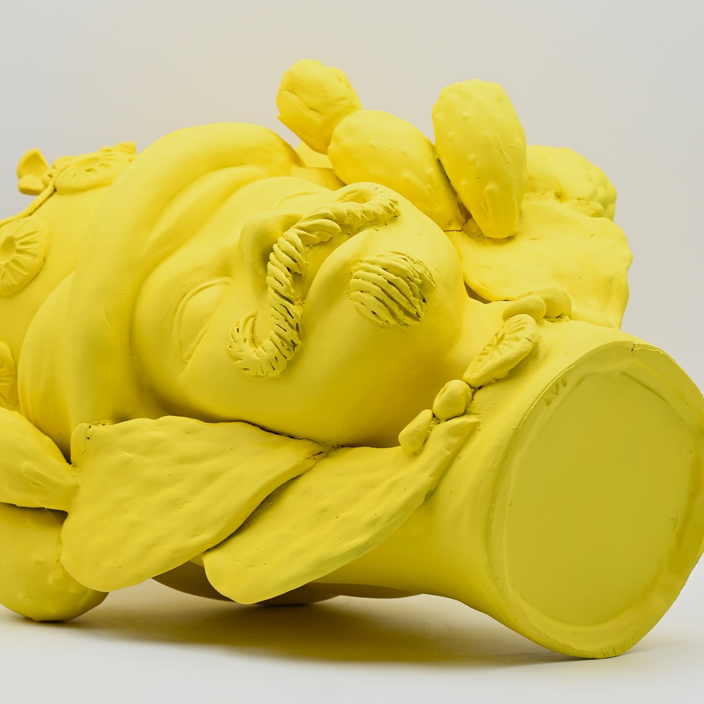 Escultura Moor's Head amarela mate