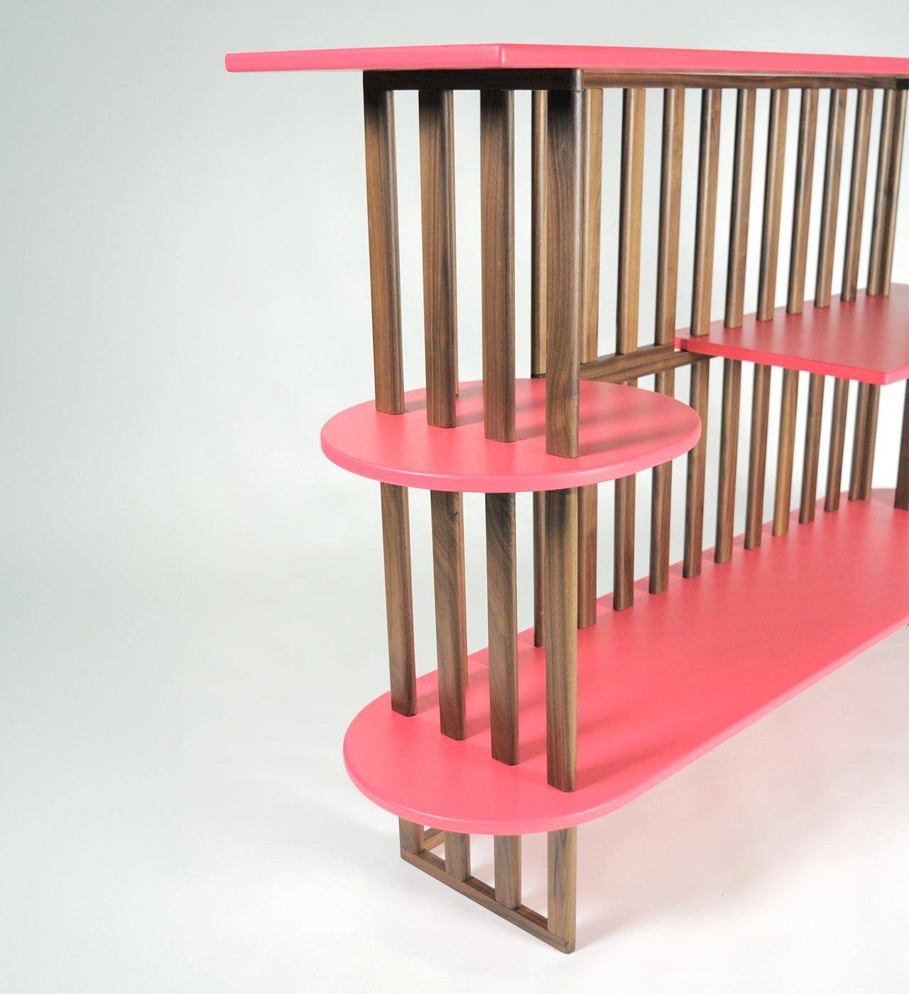 Estante Rosa de Três Níveis