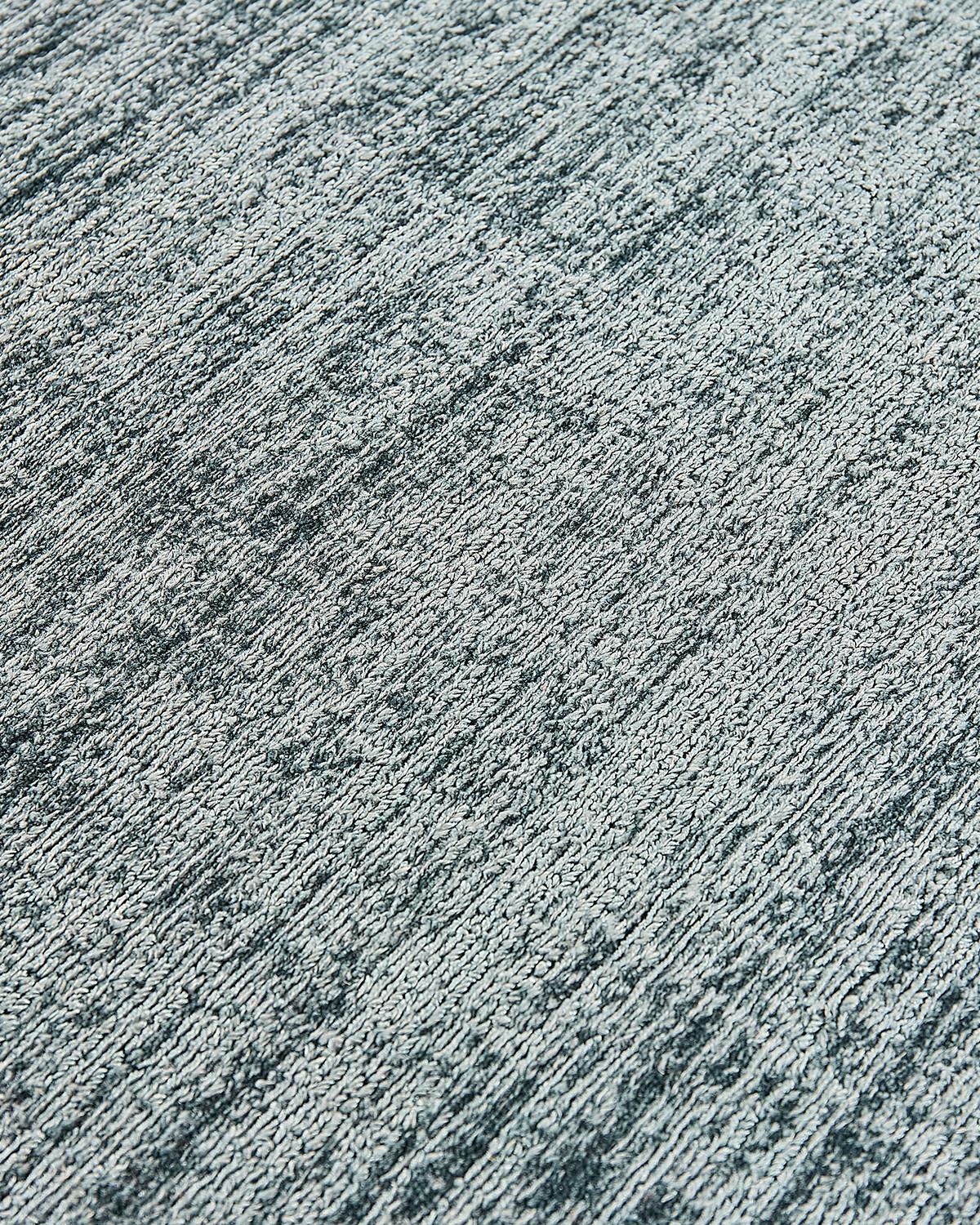 Tapete Powder Azul Seda de Banana | Tamanho: 170 × 240 cm