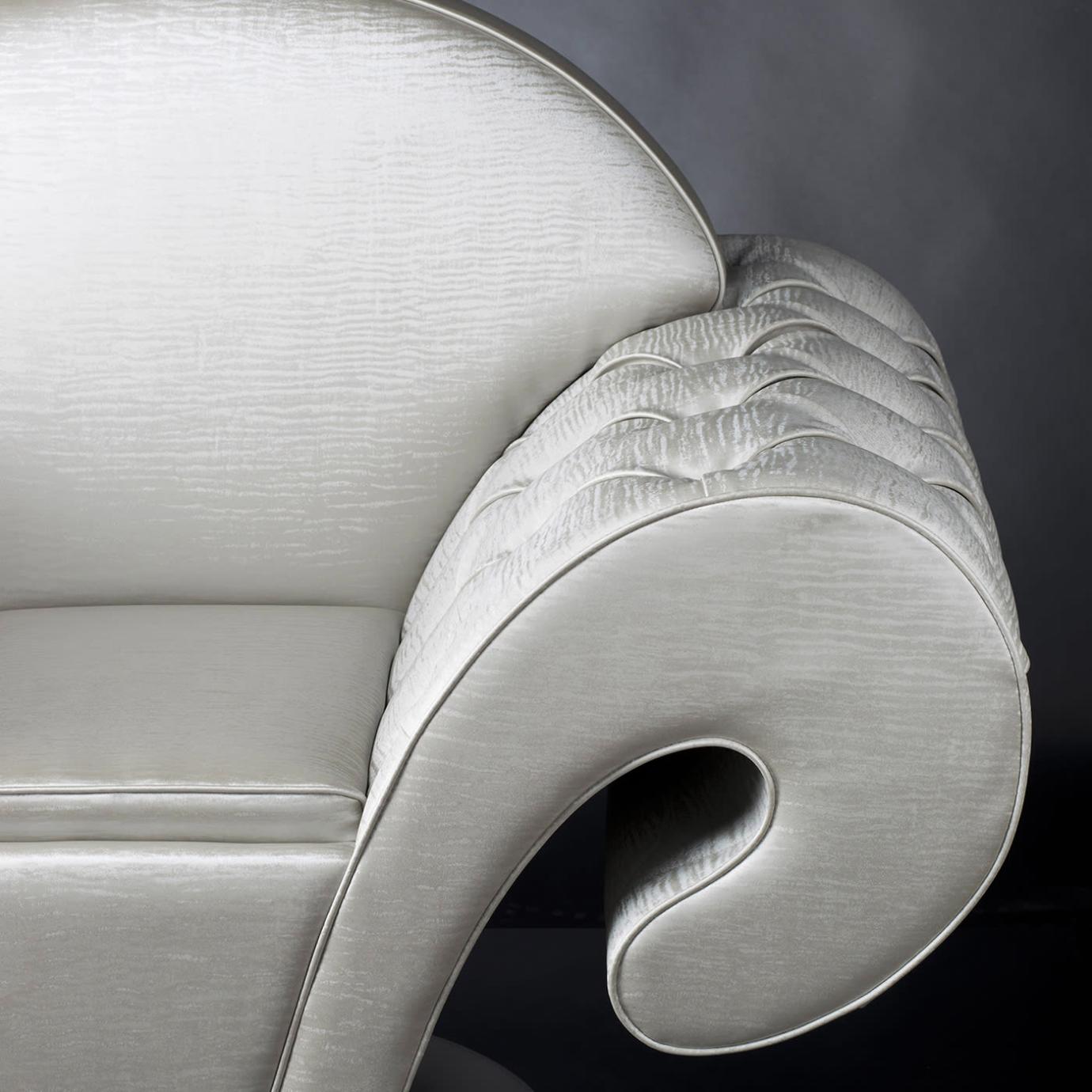 Poltrona Giratória Silhouette Branca