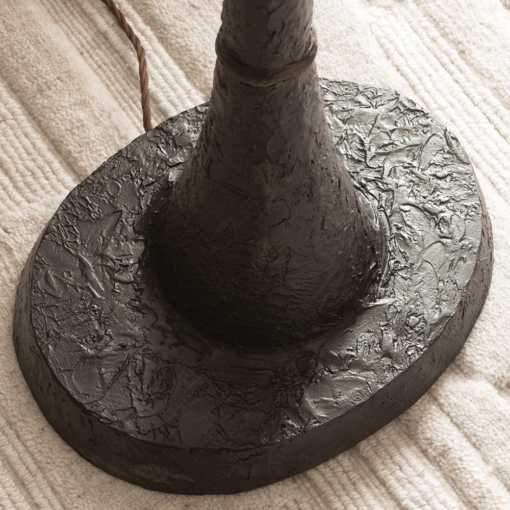 Candeeiro de Pé Millana com Acabamento Bronze Antigo