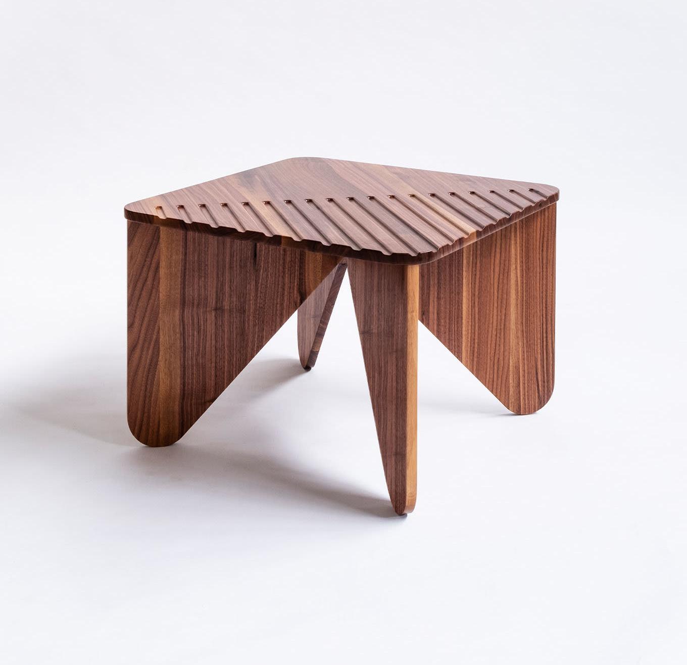 Mesa Baixa Média em Madeira