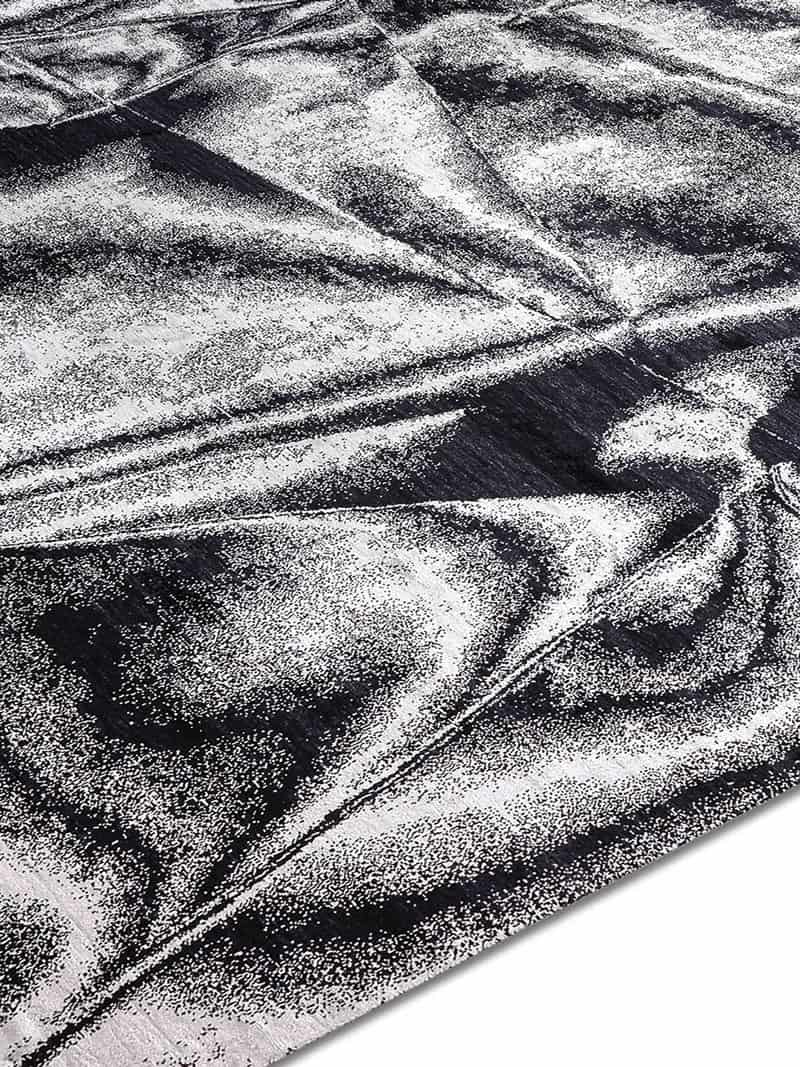 Tapete True Black & White Anodado à Mão