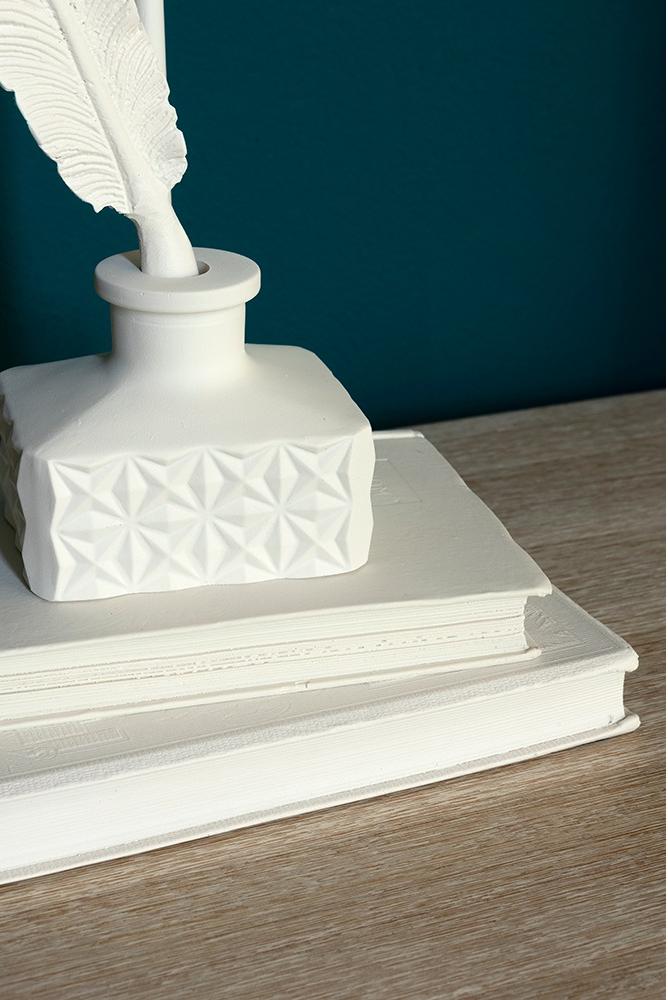 Candeeiro de Mesa Tom com Acabamento Giz