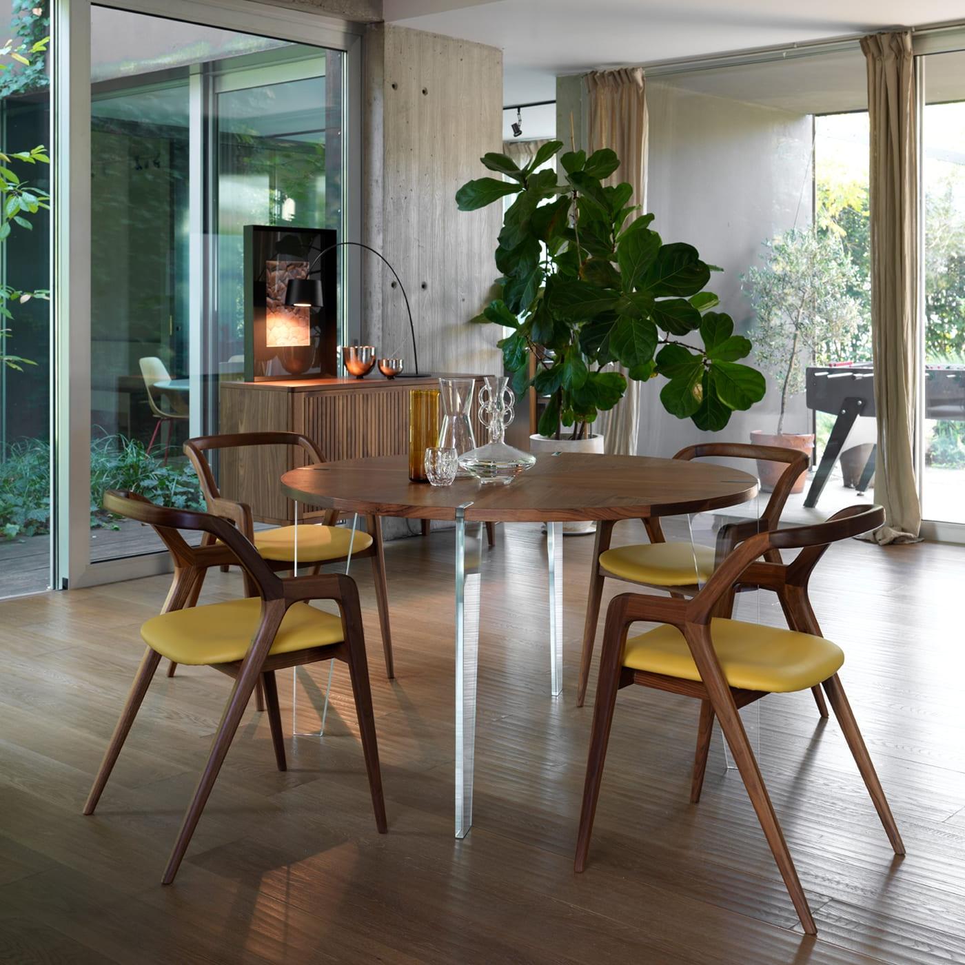 Mesa Redonda Castanha Sospeso