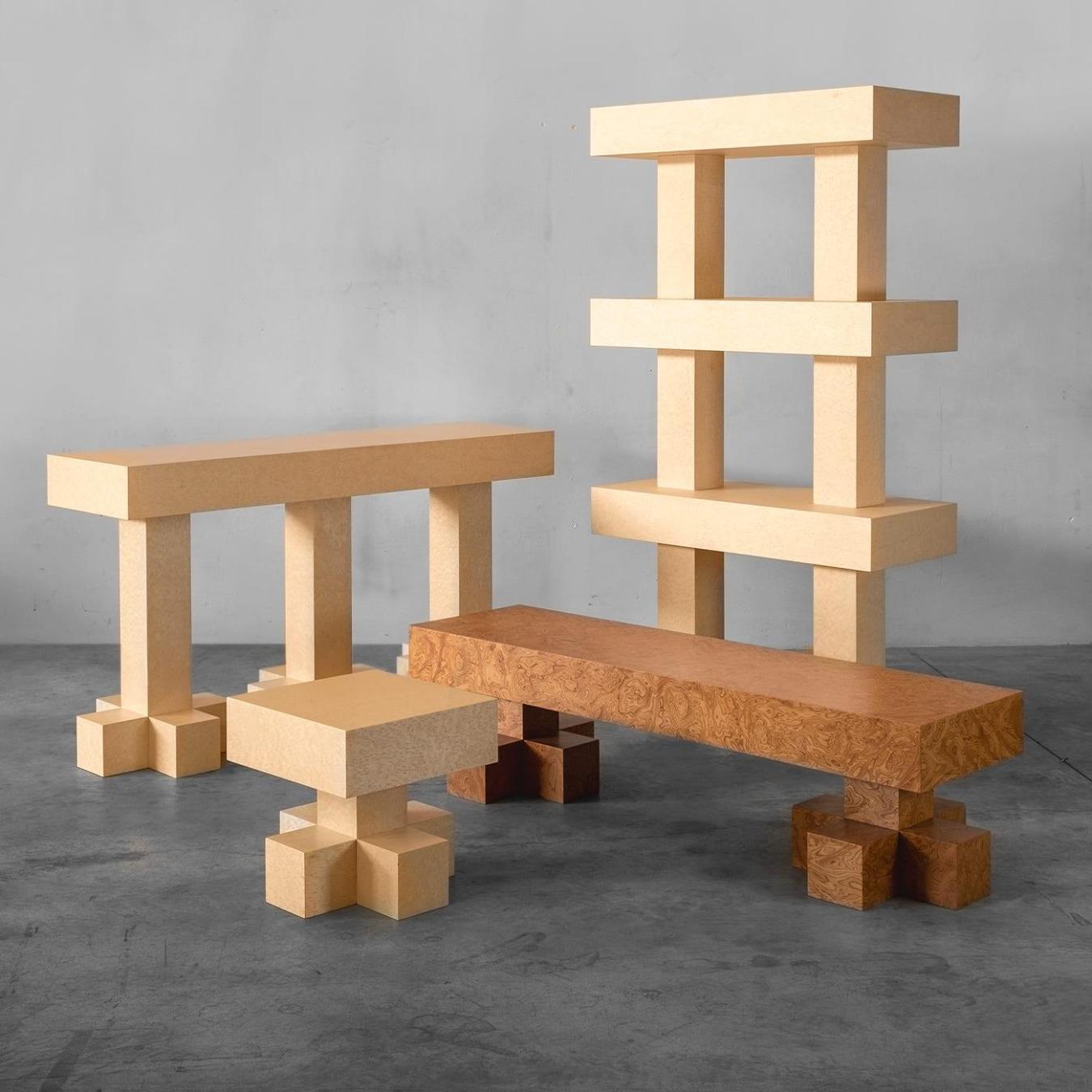 Consola Contemporânea